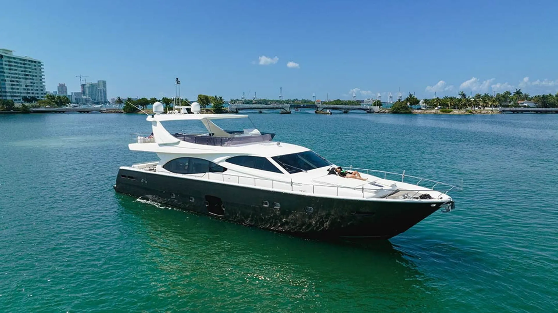 Ferretti Yachts 780 in Miami Beach, FL
