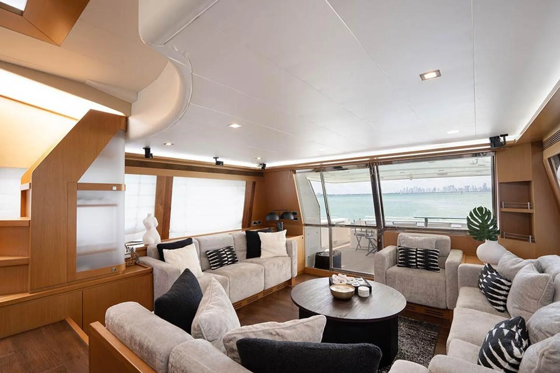 Ferretti Yachts 780 in Miami Beach, FL — photo 10