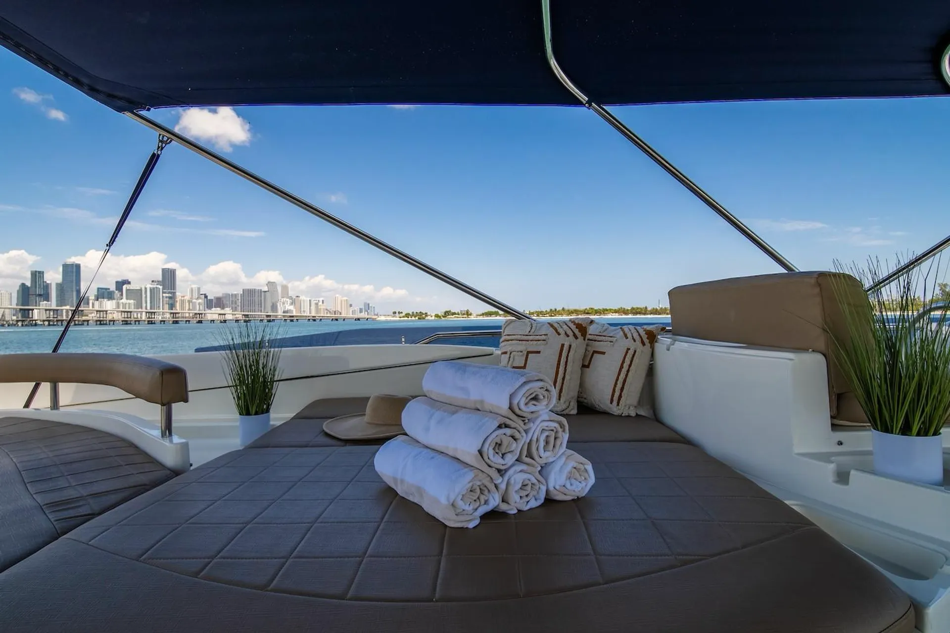 Ferretti Yachts White 780 in Miami, FL — photo 5