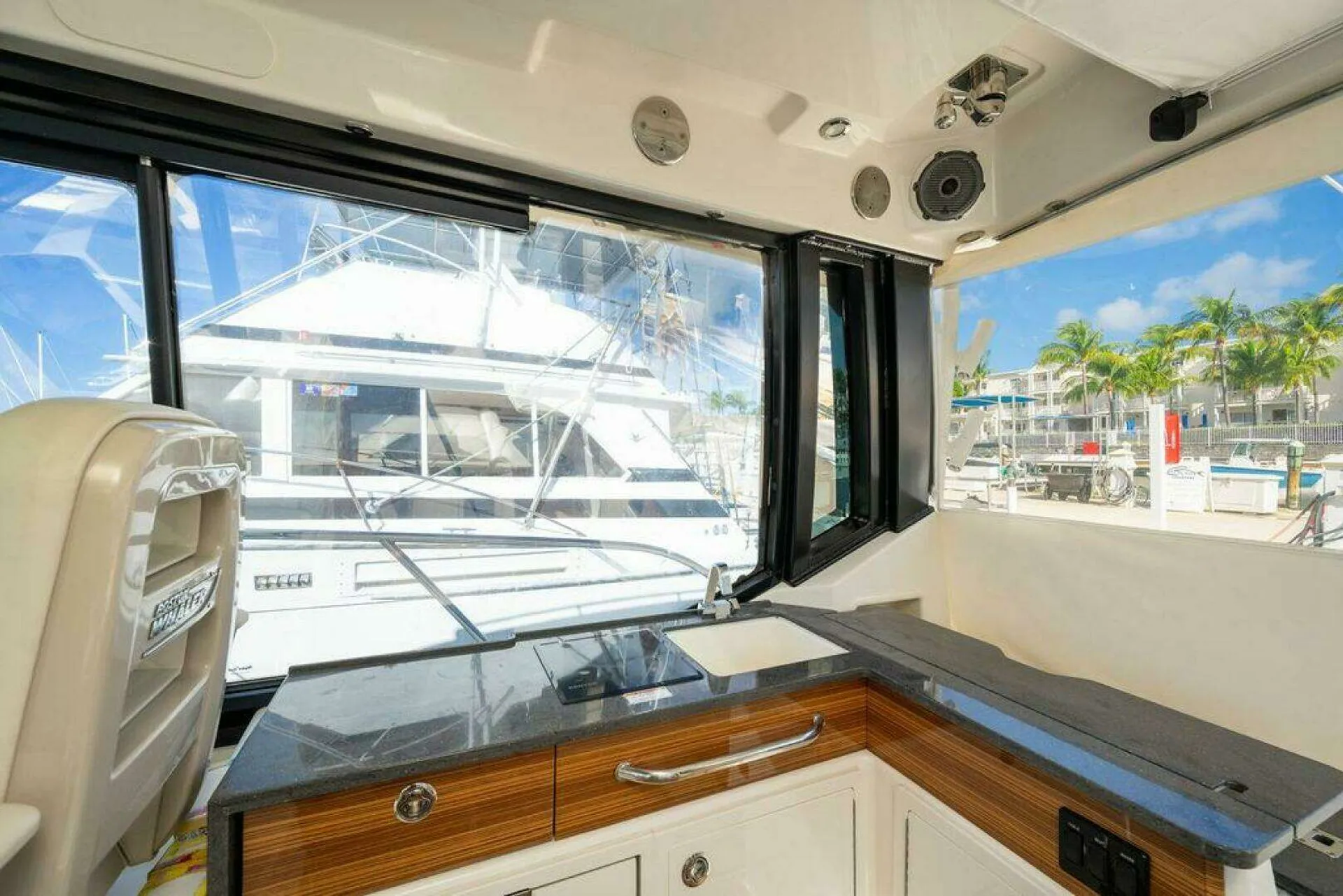 Luxury Unleashed: 2023 Boston Whaler 405 Conquest