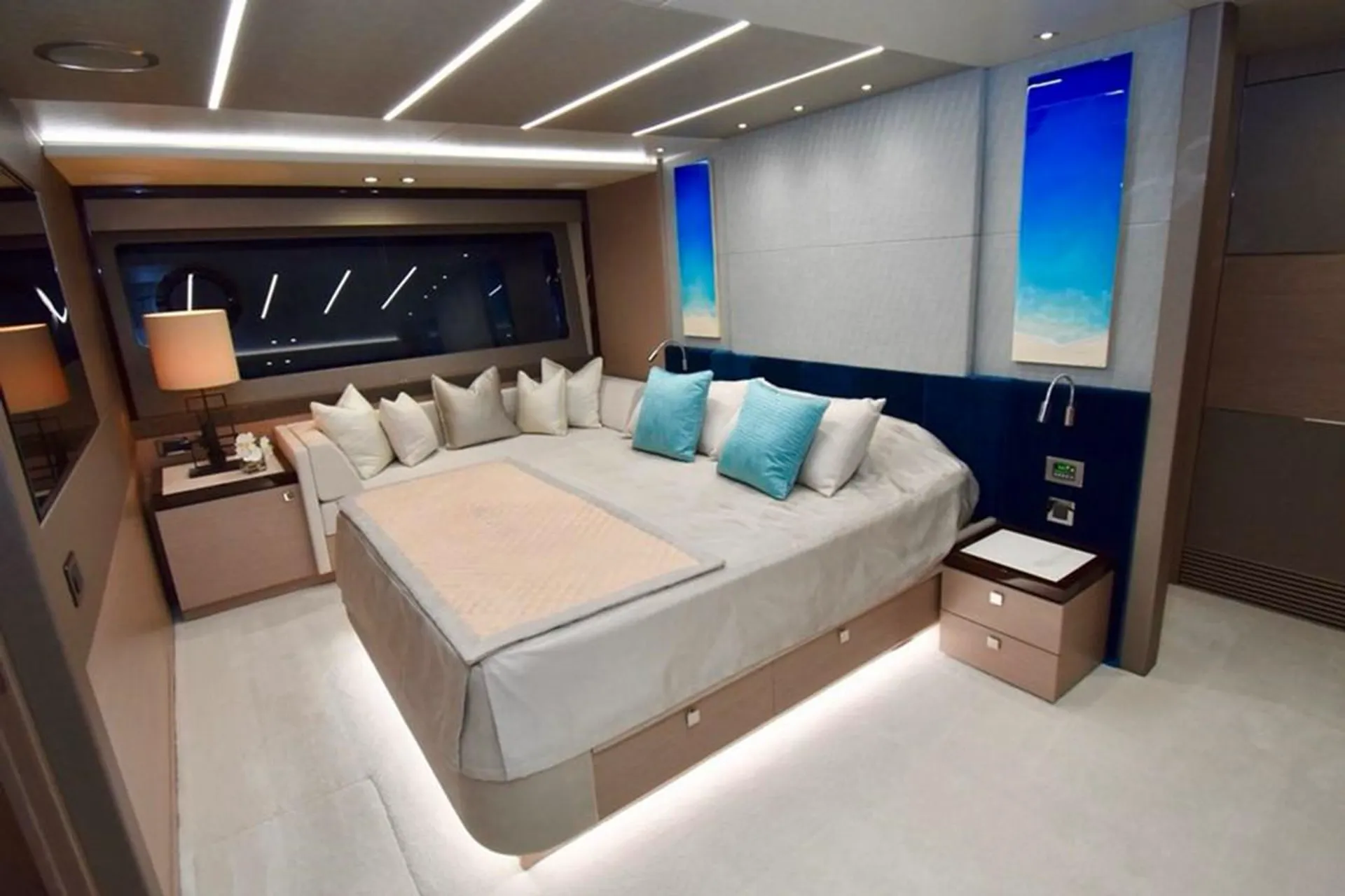 Sunseeker Predator 80 in Miami Beach, FL — photo 4