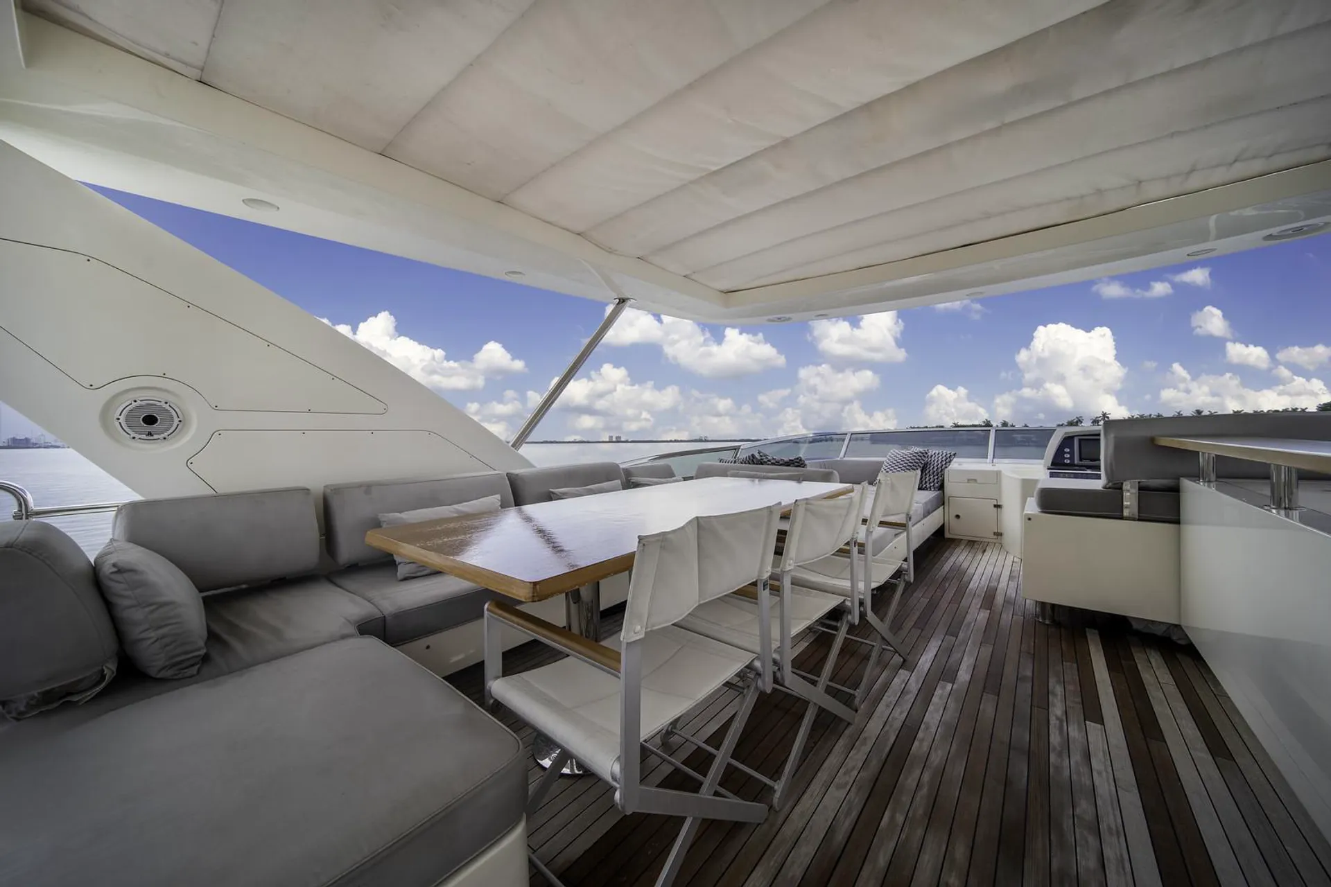 Azimut 88 Flybridge in Miami, FL — photo 4