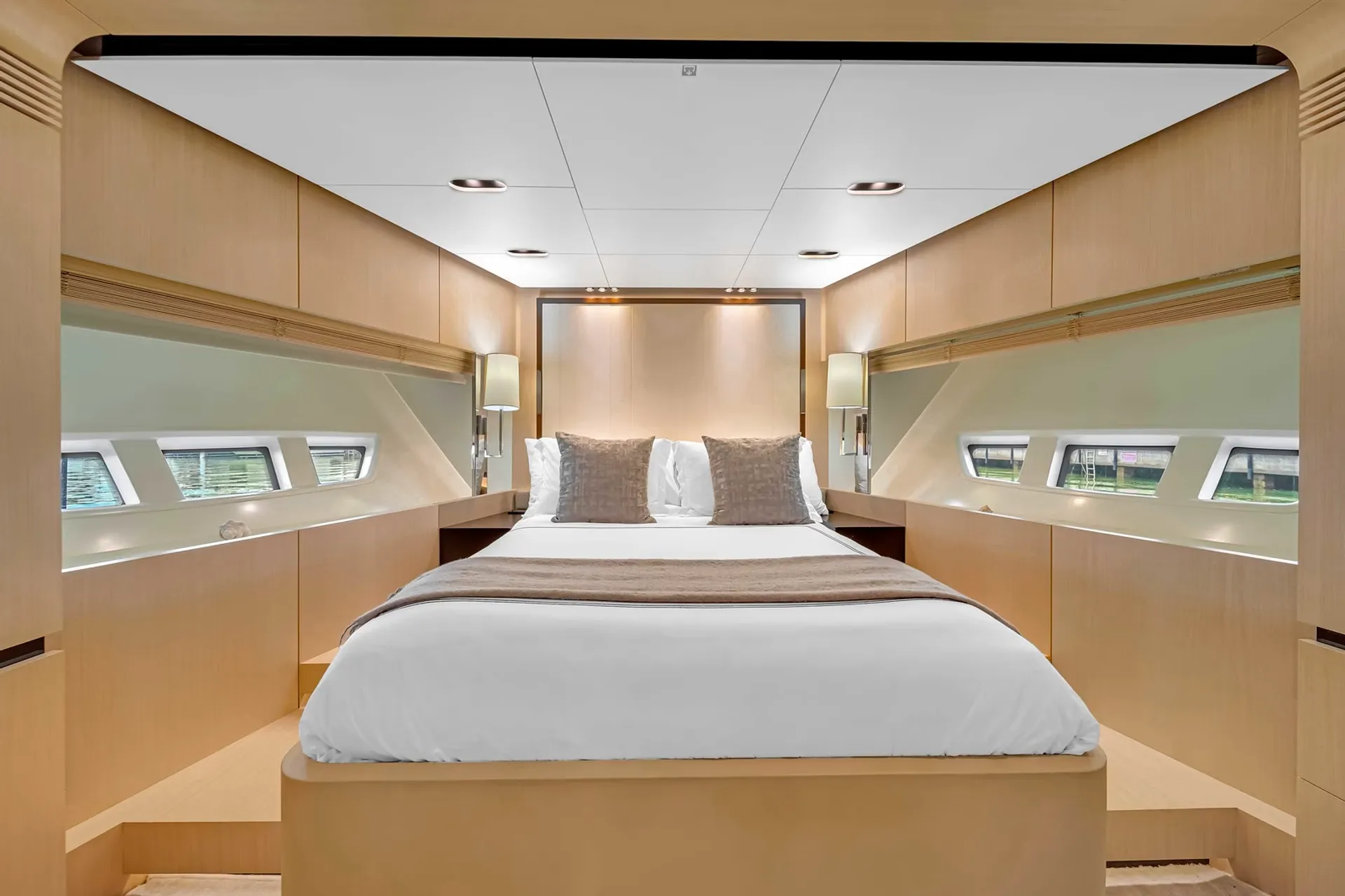 Azimut 88 Flybridge in Miami, FL — photo 7
