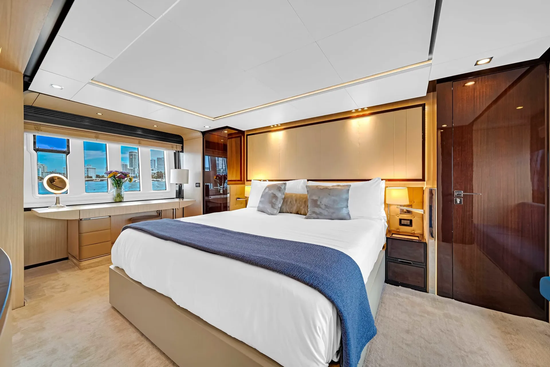 Azimut 88 Flybridge in Miami, FL — photo 9