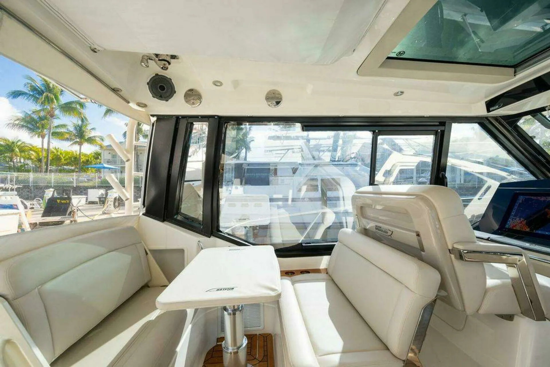 Luxury Unleashed: 2023 Boston Whaler 405 Conquest