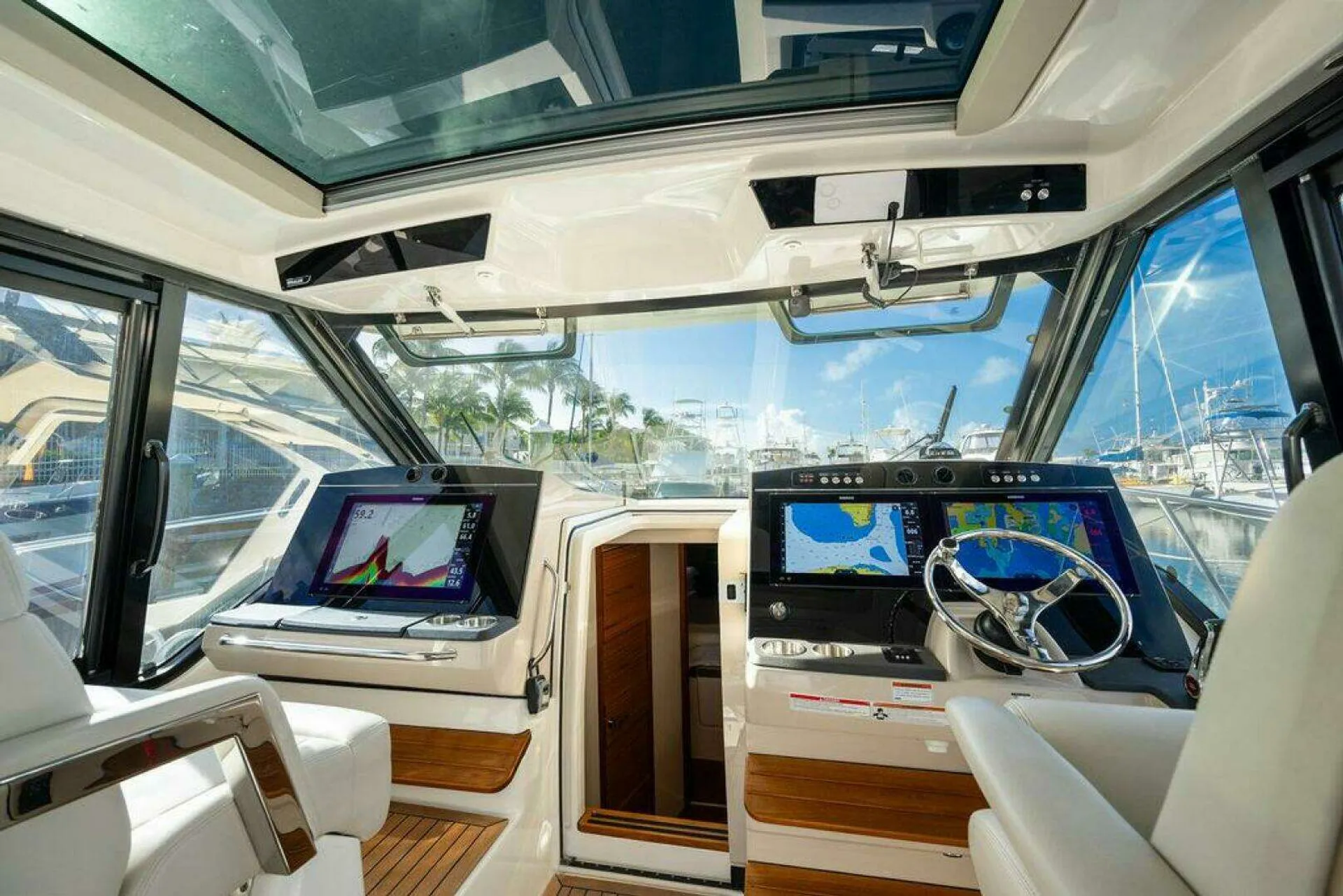 Luxury Unleashed: 2023 Boston Whaler 405 Conquest