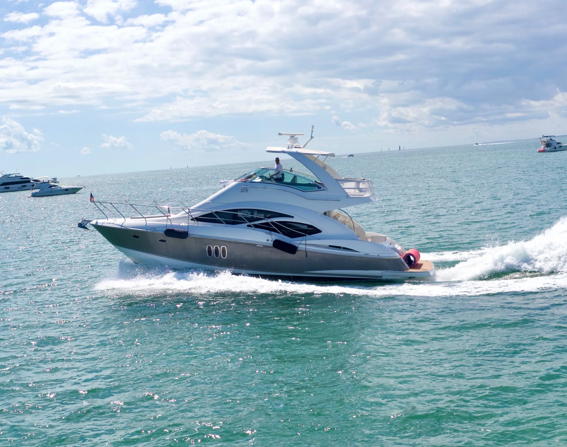 CRUISERS YACHTS 447 SPORT SEDAN in Miami Beach, FL — photo 6