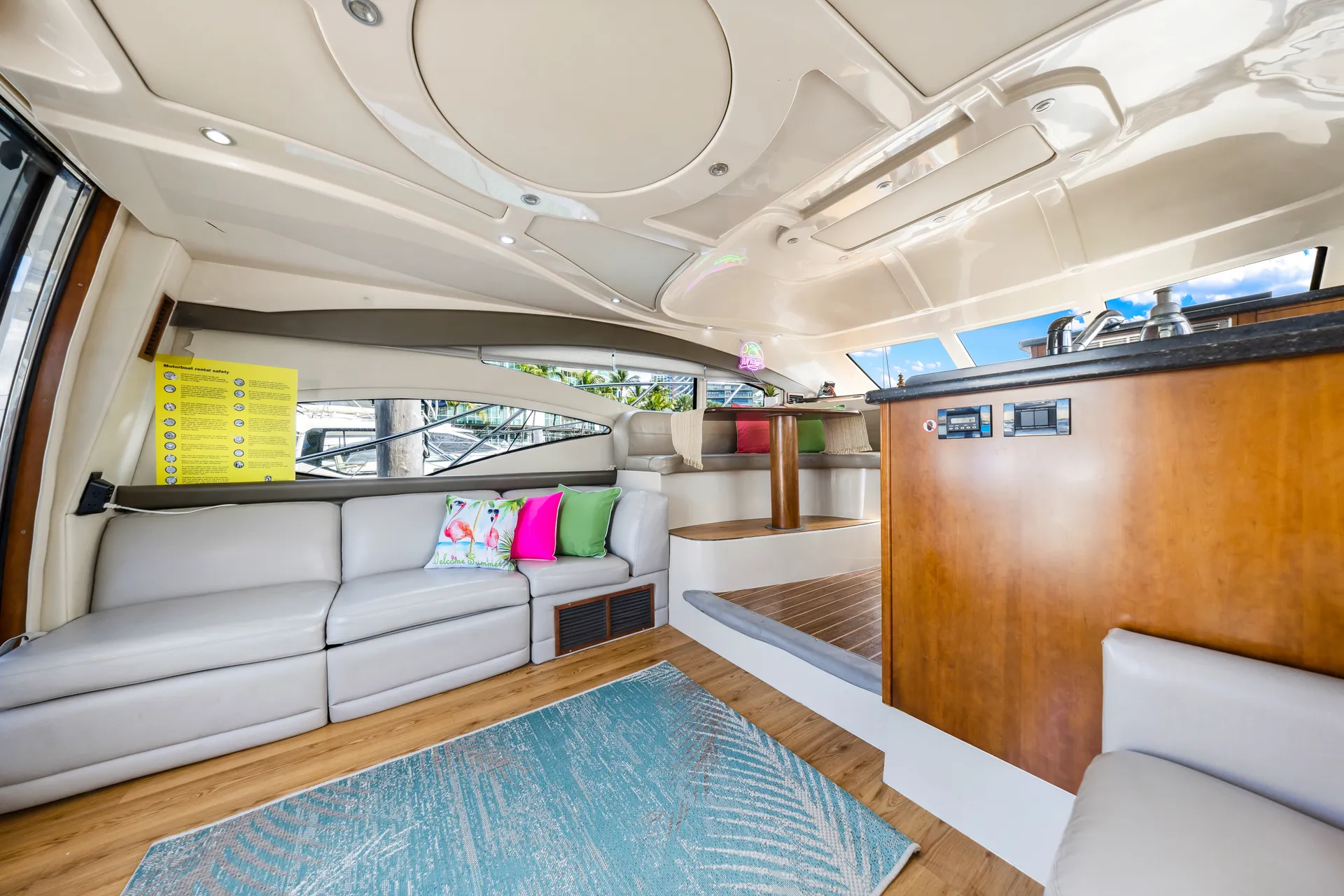 CRUISERS YACHTS 447 SPORT SEDAN in Miami Beach, FL — photo 8
