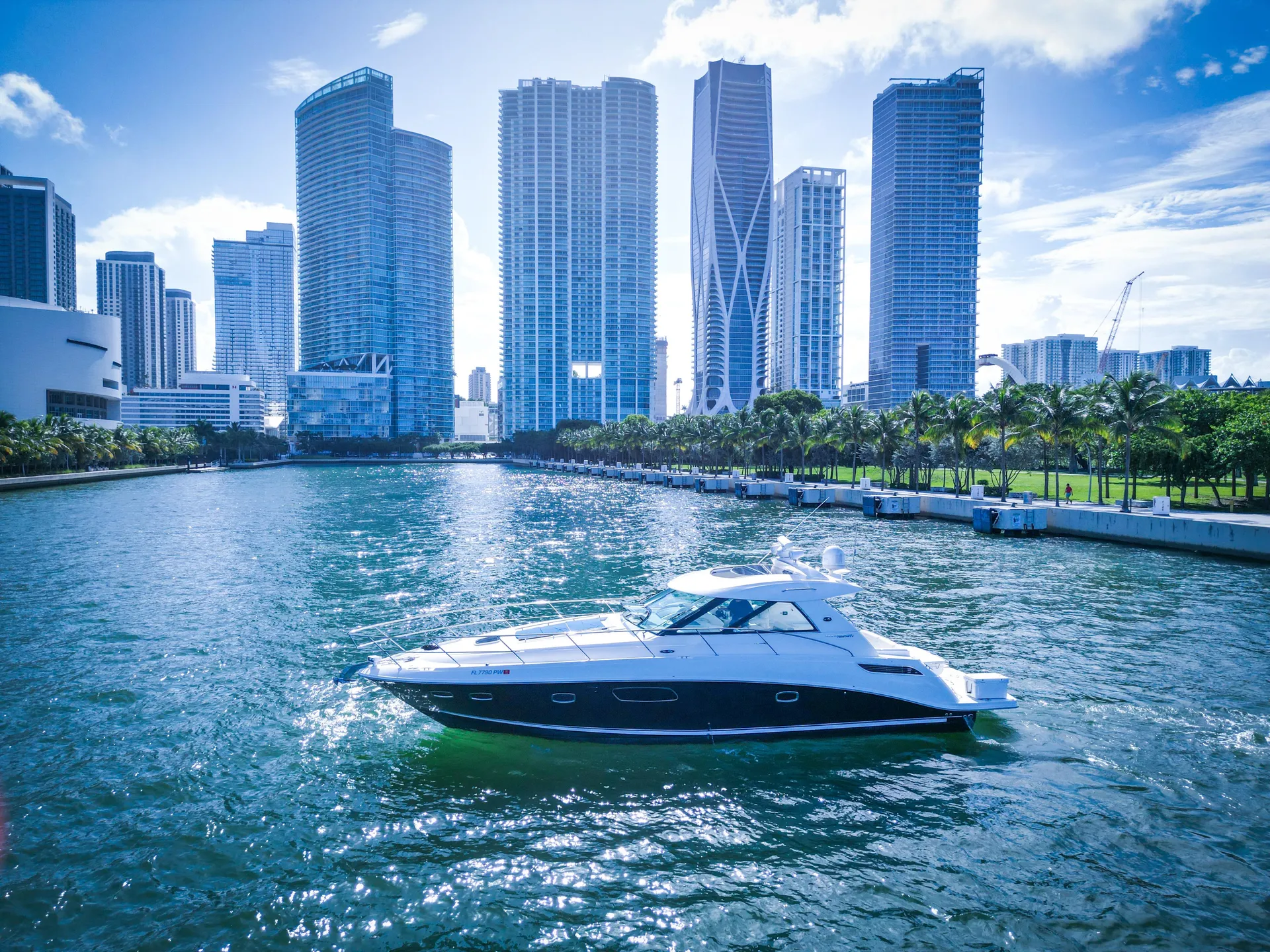SEA RAY BOATS 450 SUNDANCER (ZEUS DRIVE) in Miami, FL