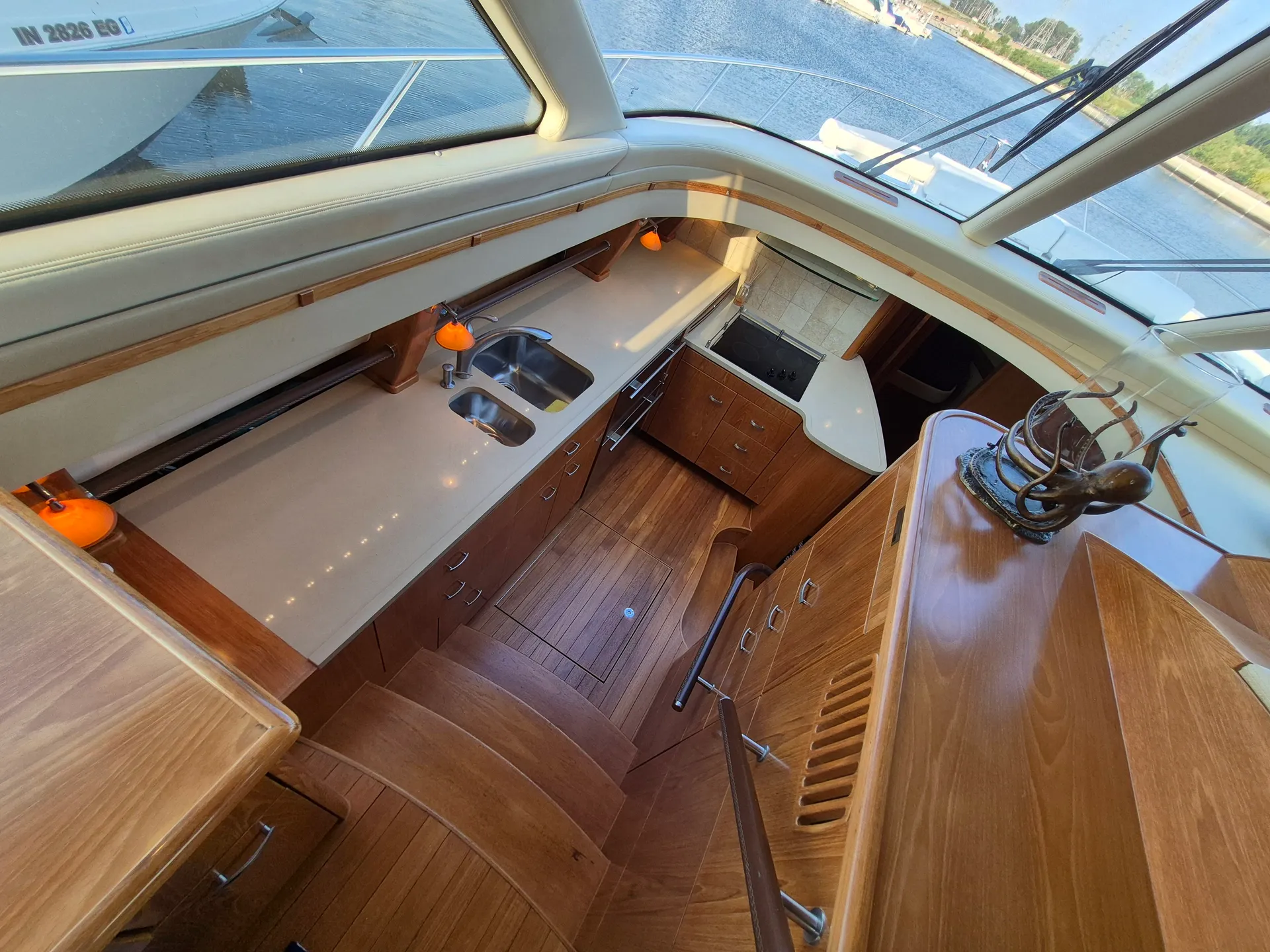 Azimut Yachts 46 in Portage, IN — photo 8