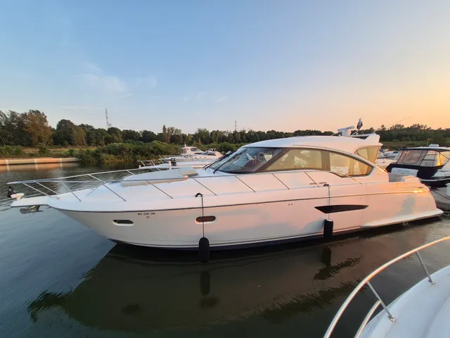 Rent a Azimut Yachts motor yacht in Portage, IN near me