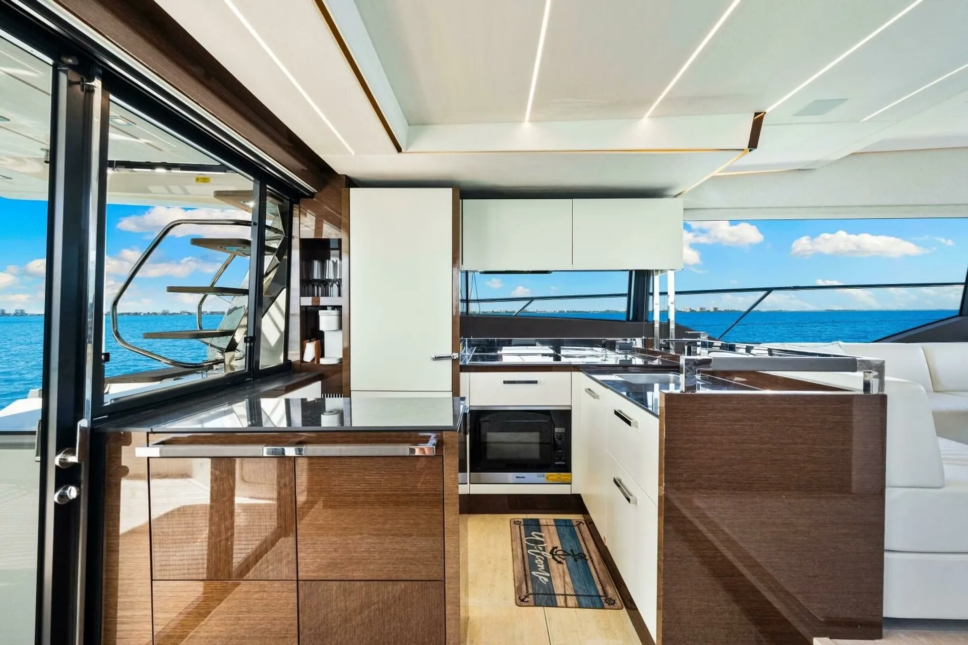 Prestige 630 FLY in Sarasota, FL — photo 7