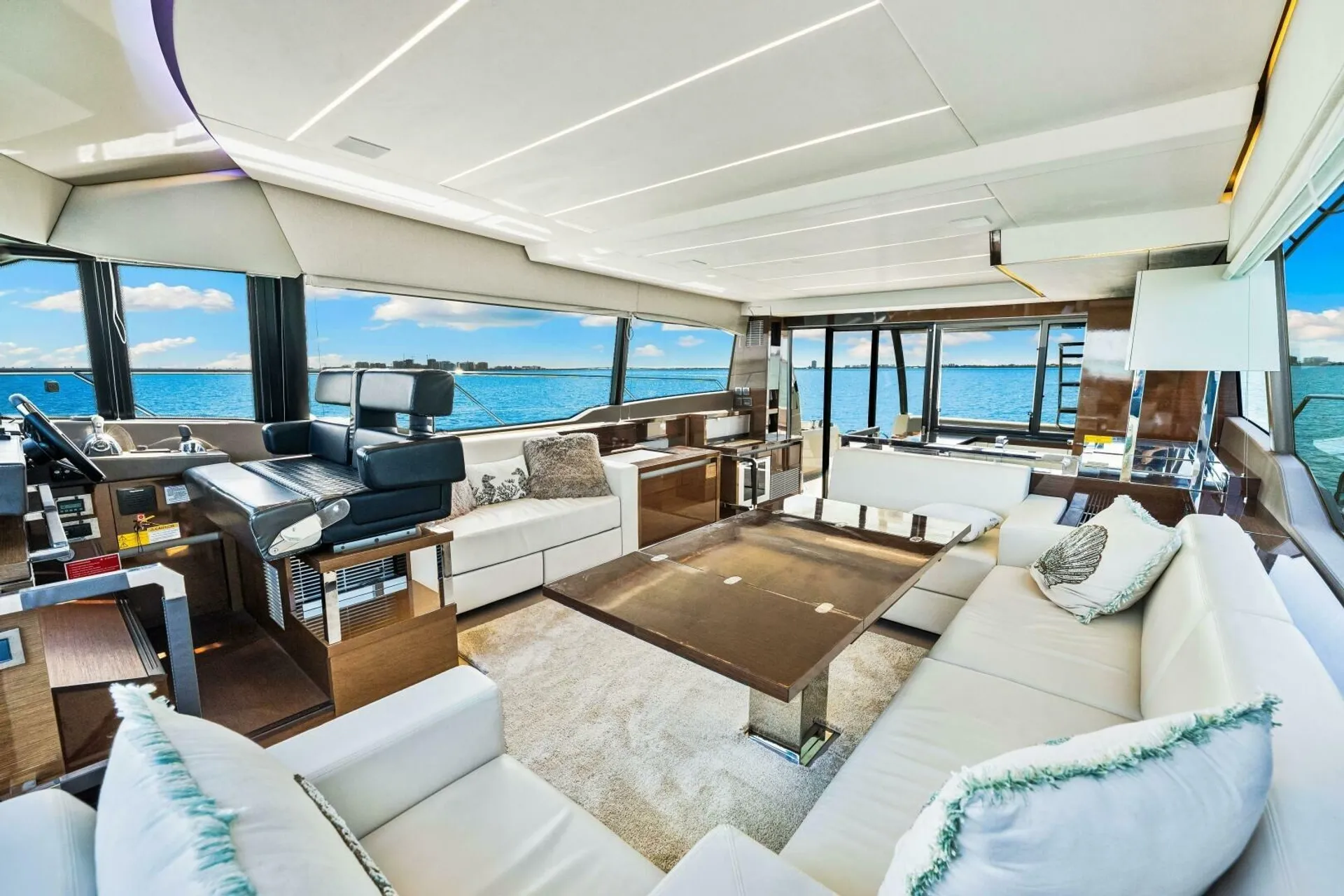 Prestige 630 FLY in Sarasota, FL — photo 10