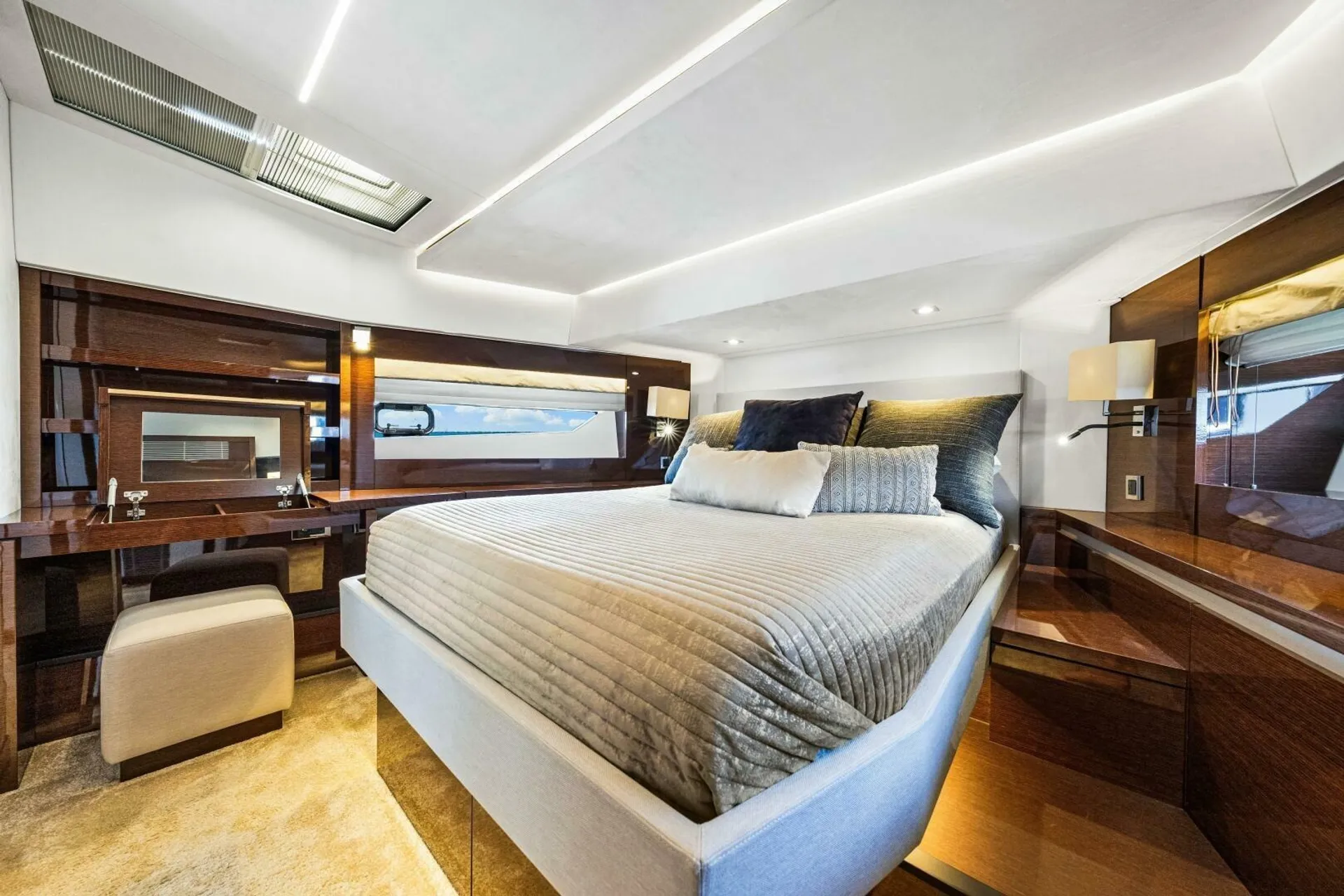 Prestige 630 FLY in Sarasota, FL — photo 9