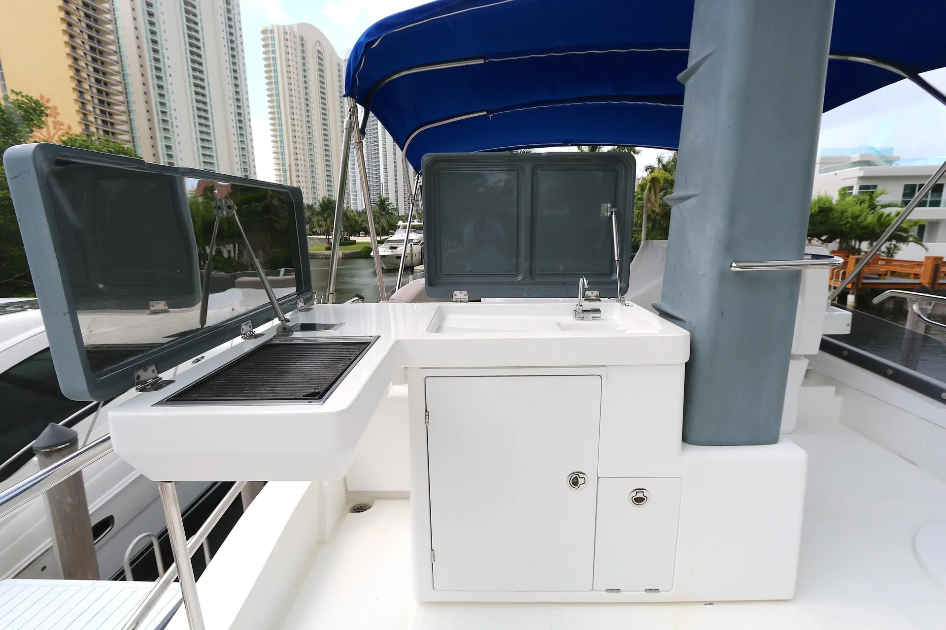 Azimut Magellano 45 in Miami Beach, FL — photo 6