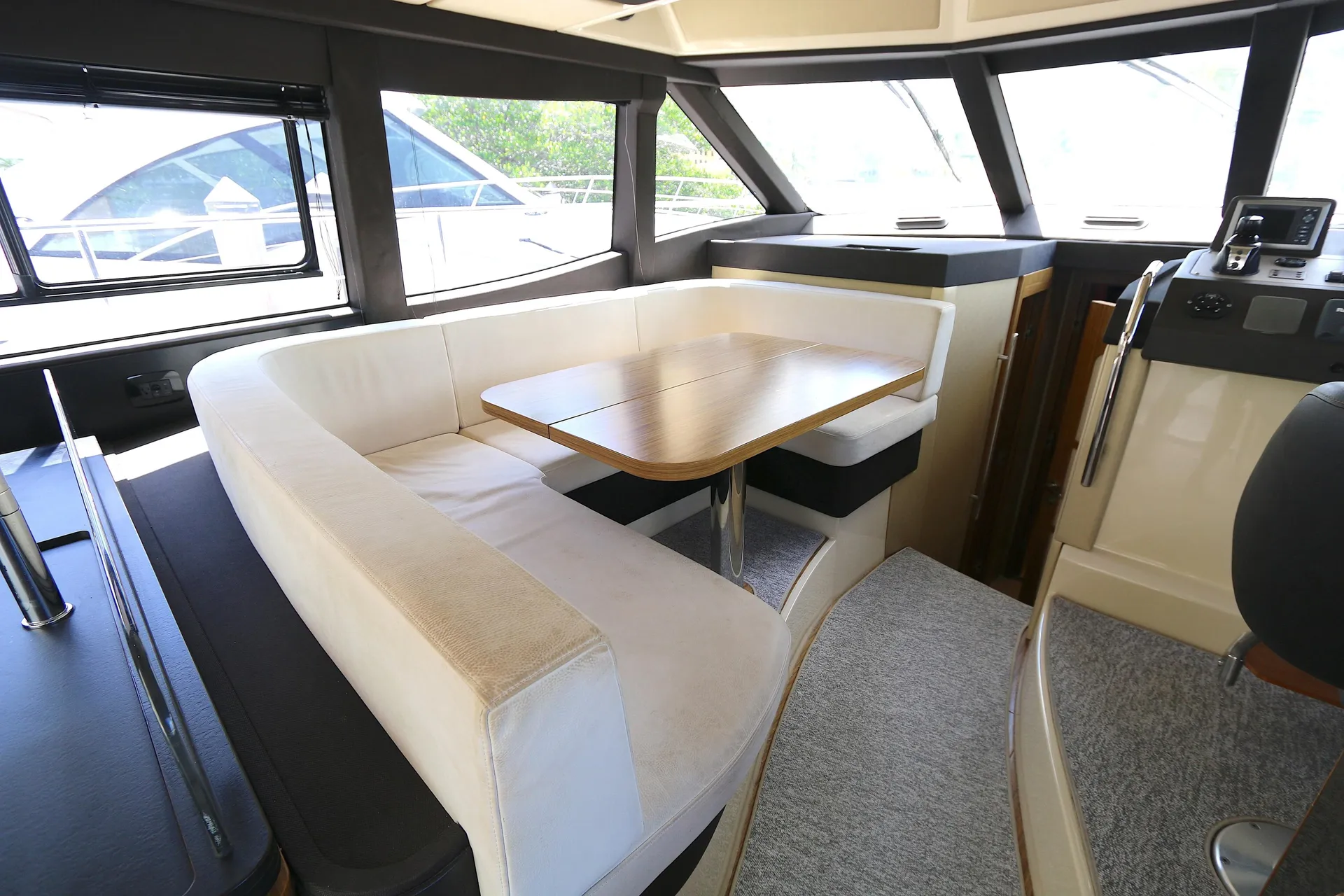 Azimut Magellano 45 in Miami Beach, FL — photo 5