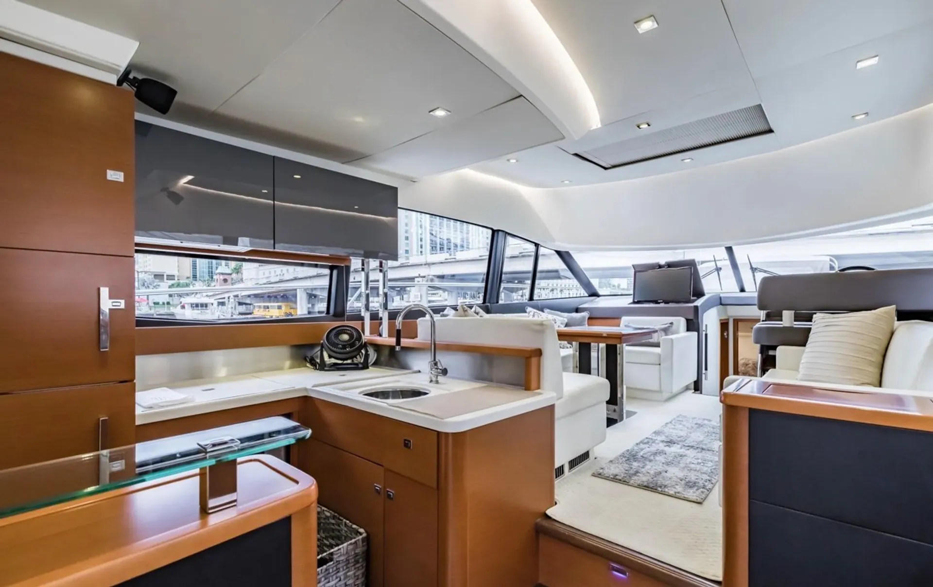 Prestige 500 Flybridge Yacht | Luxury Tampa Bay Charters | Waterslide 