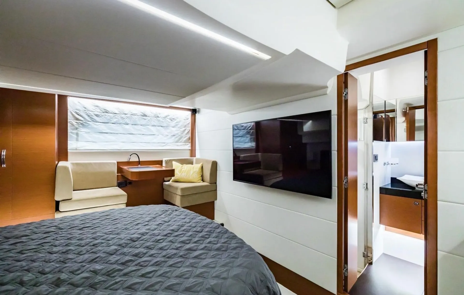 Prestige 500 Flybridge Yacht | Luxury Tampa Bay Charters | Waterslide 