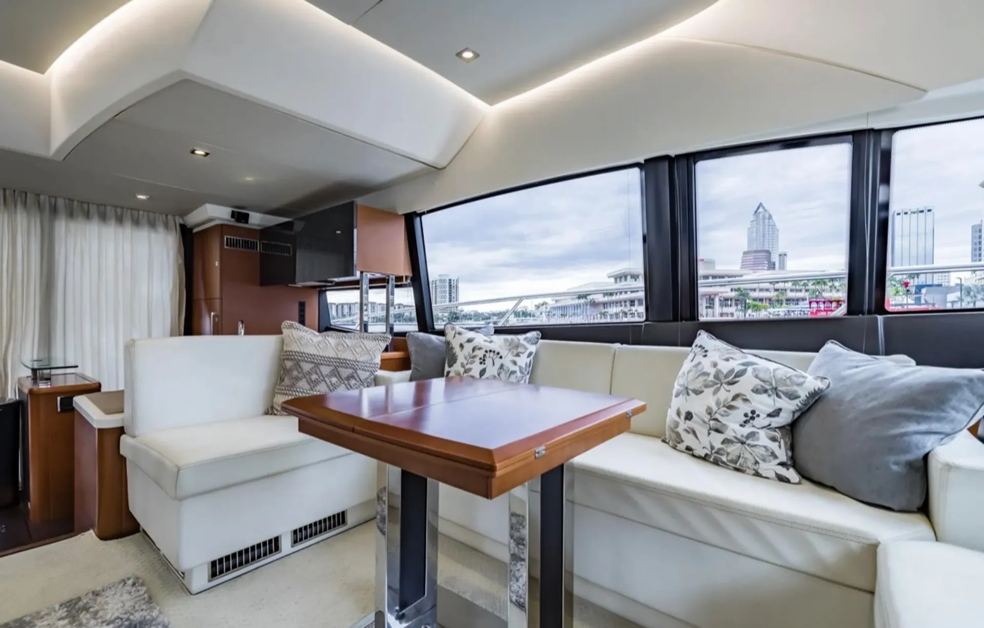 Prestige 500 Flybridge Yacht | Luxury Tampa Bay Charters | Waterslide 