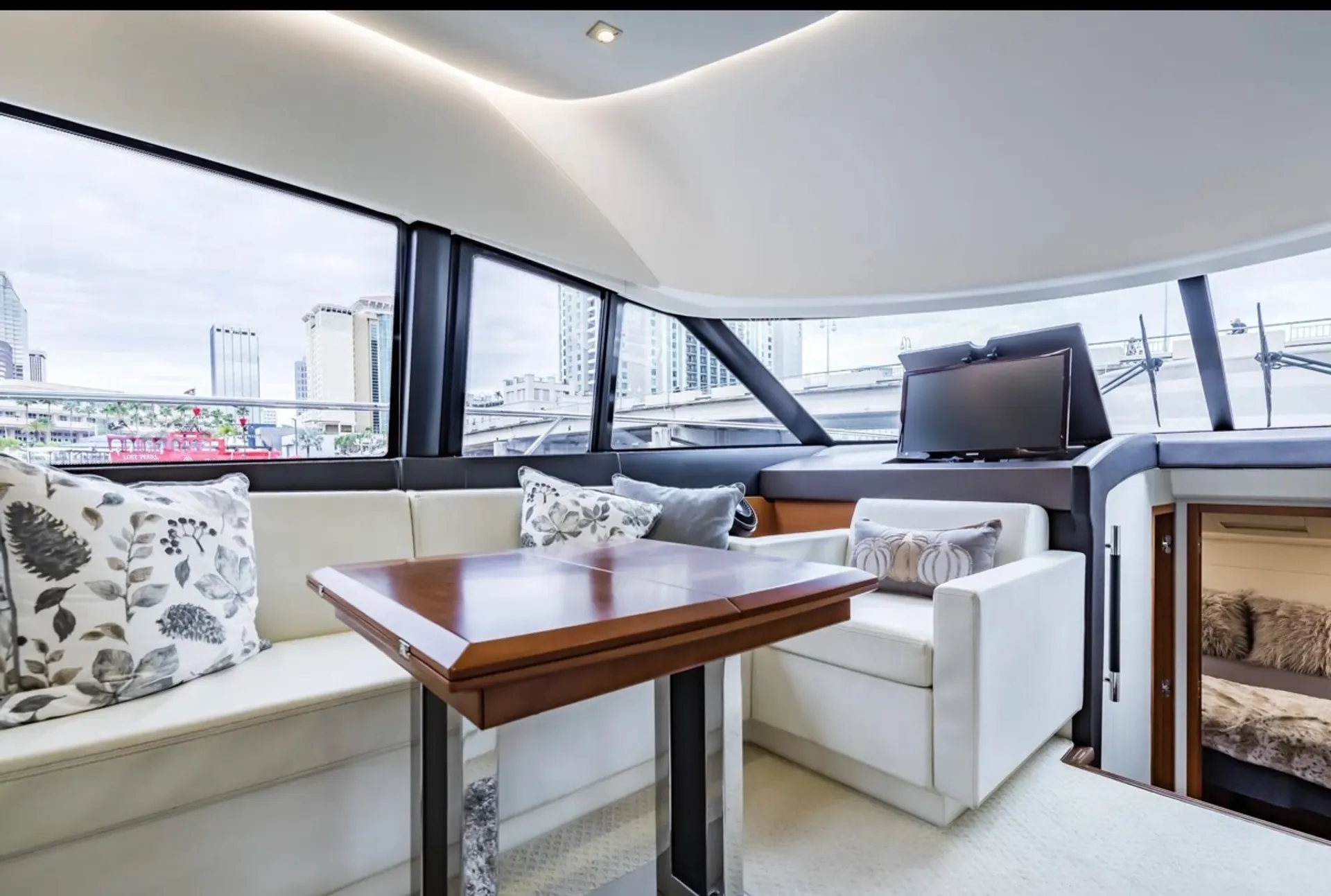 Prestige 500 Flybridge Yacht | Luxury Tampa Bay Charters | Waterslide 