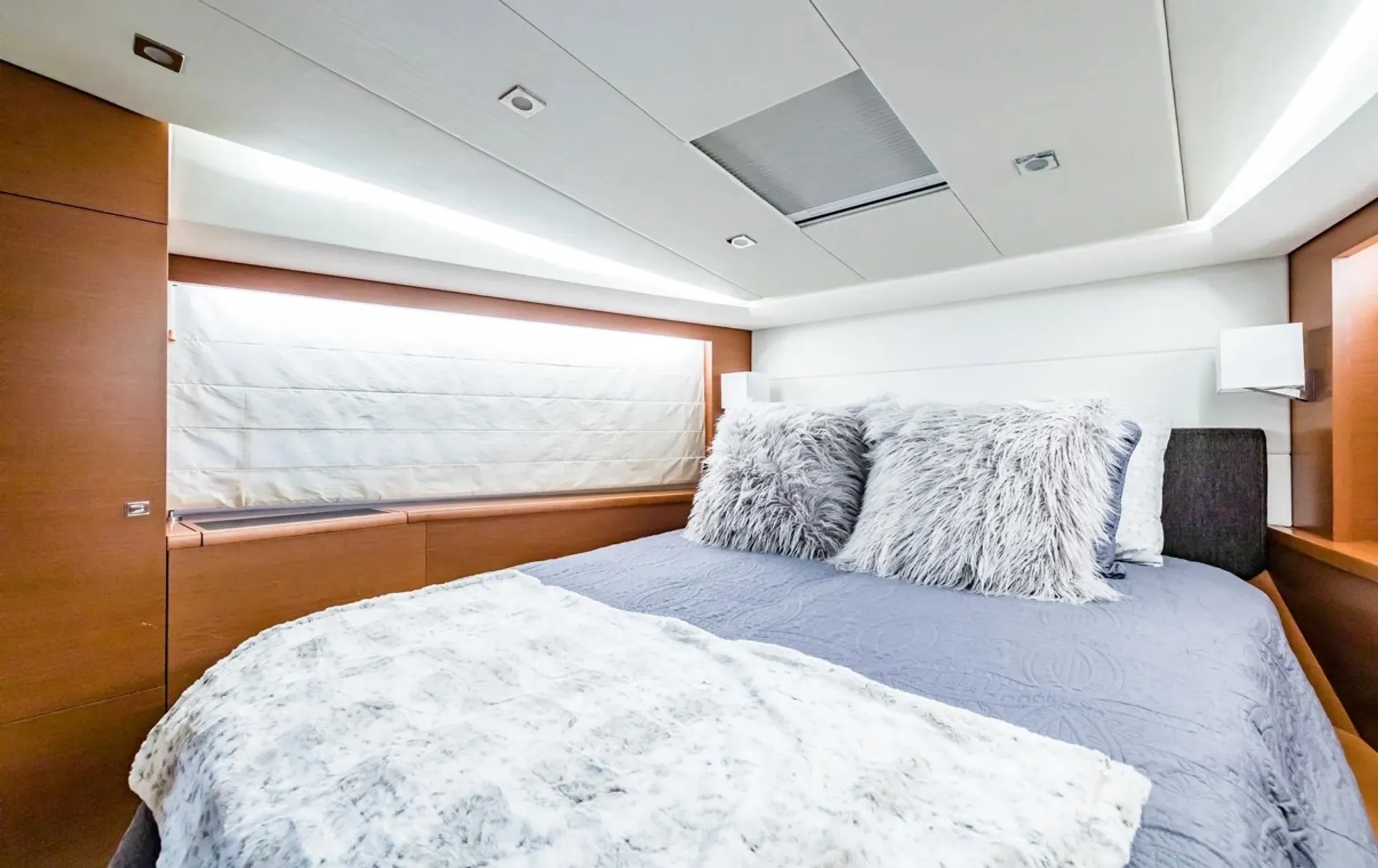Prestige 500 Flybridge Yacht | Luxury Tampa Bay Charters | Waterslide 