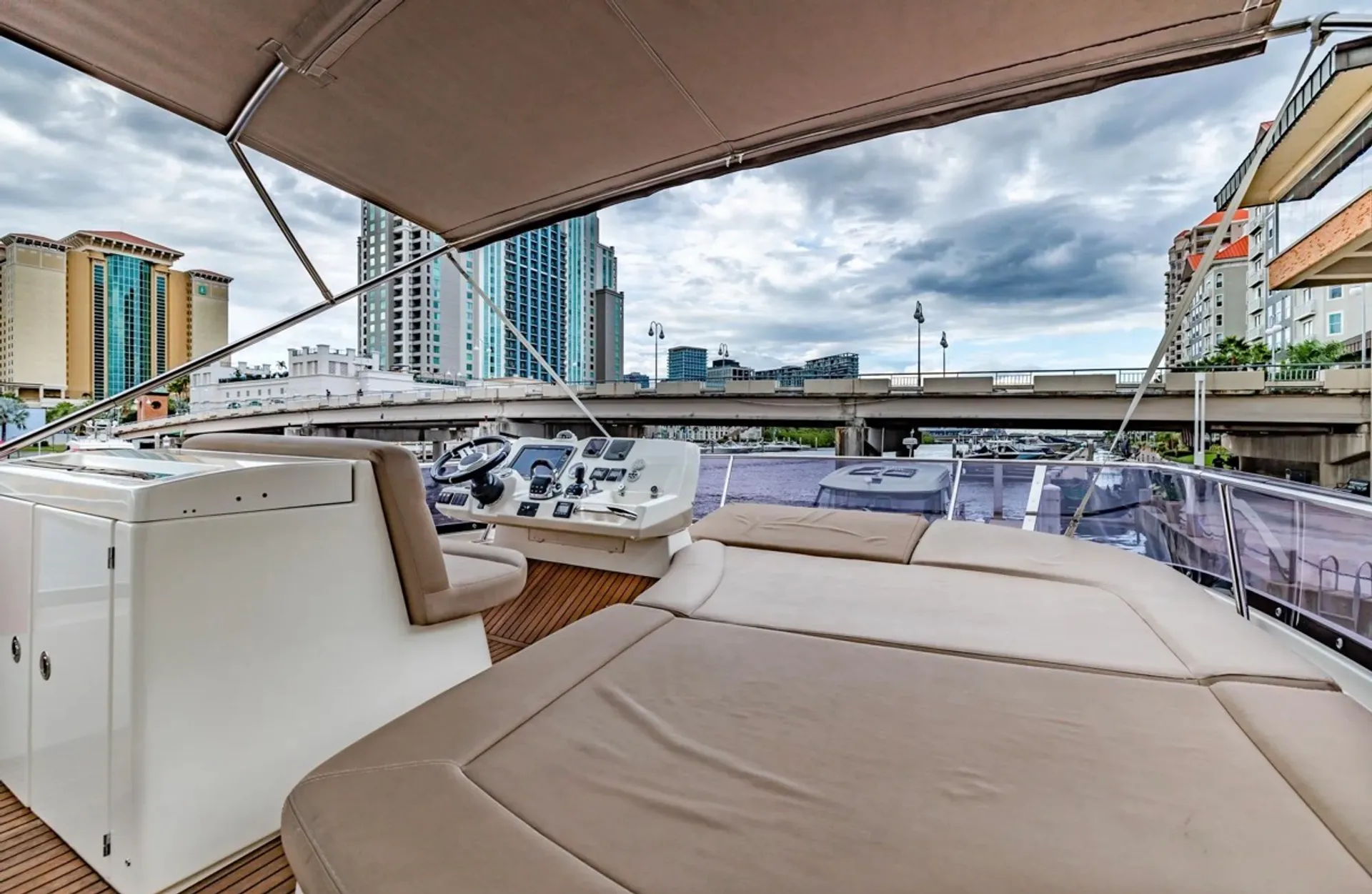 Prestige 500 Flybridge Yacht | Luxury Tampa Bay Charters | Waterslide 