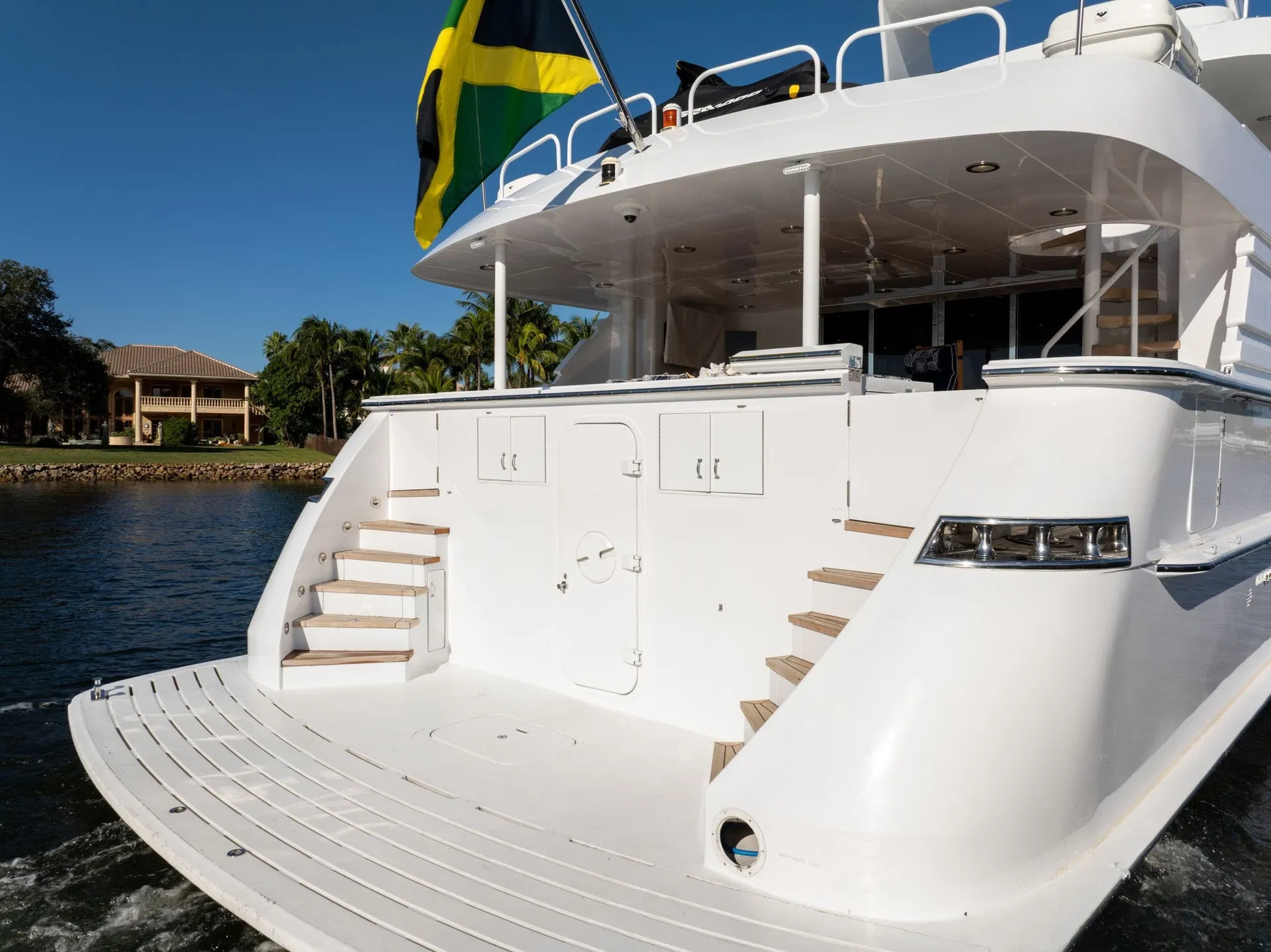 Hatteras 120 in Miami Beach, FL — photo 3