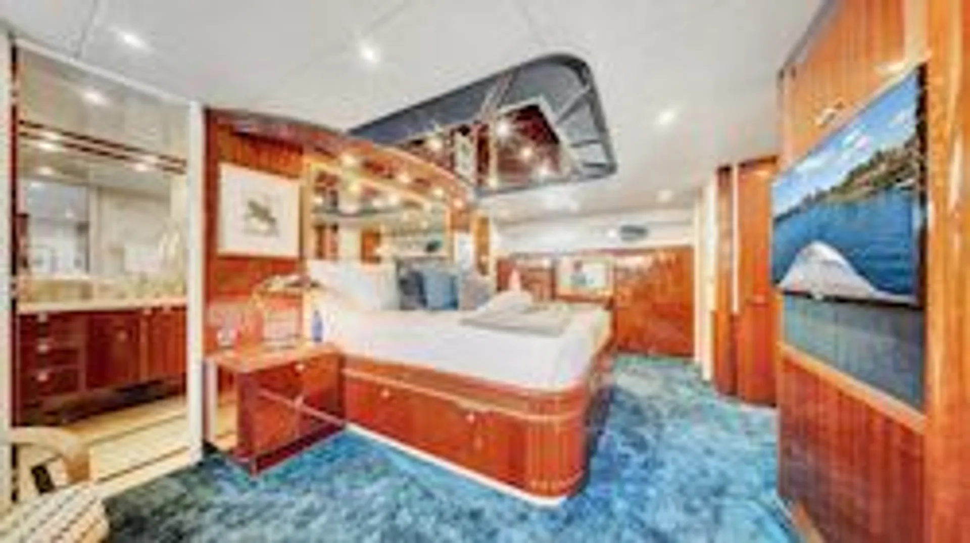 Lazzara 94 Flybridge in Fort Lauderdale, FL — photo 9