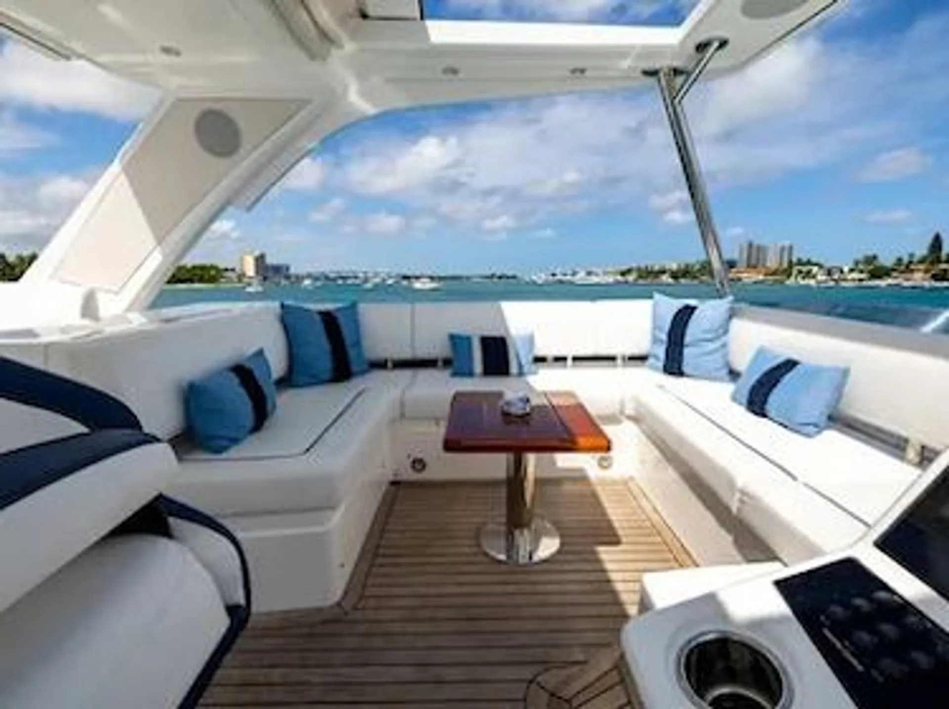 Sunseeker Manhattan 52 in West Palm Beach, FL — photo 5