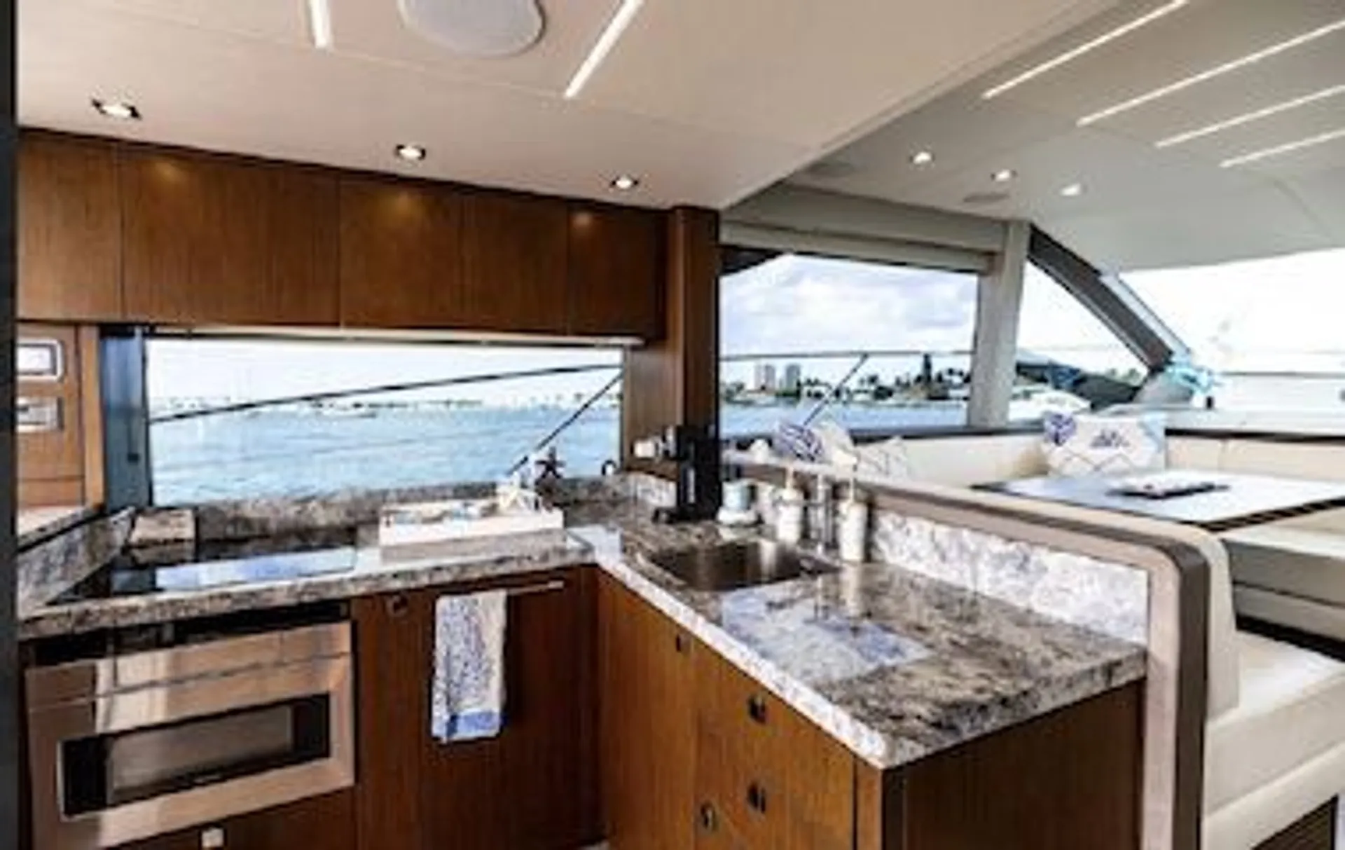 Sunseeker Manhattan 52 in West Palm Beach, FL — photo 7