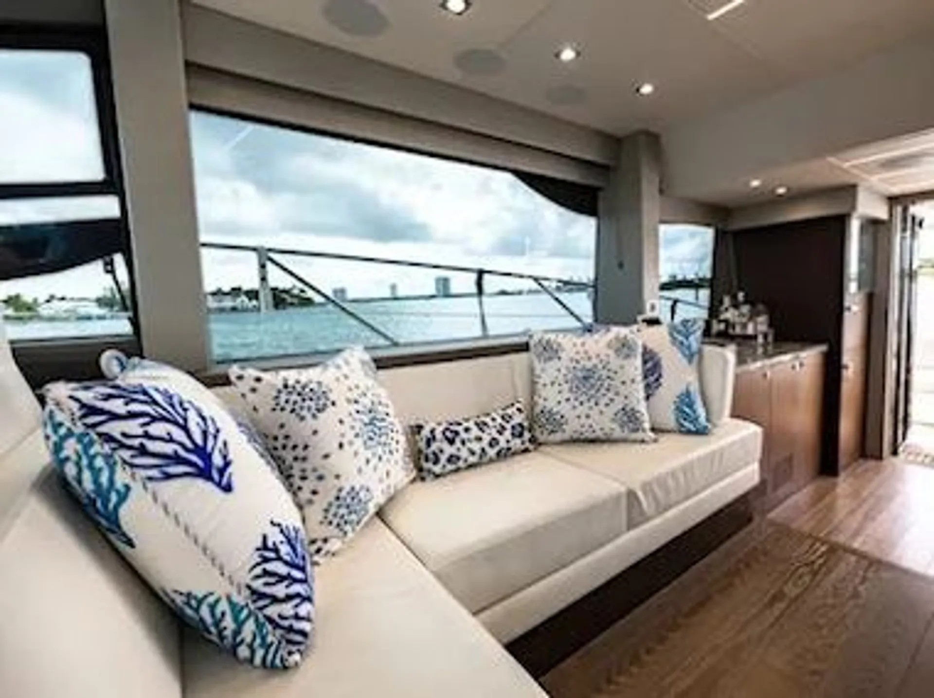 Sunseeker Manhattan 52 in West Palm Beach, FL — photo 9