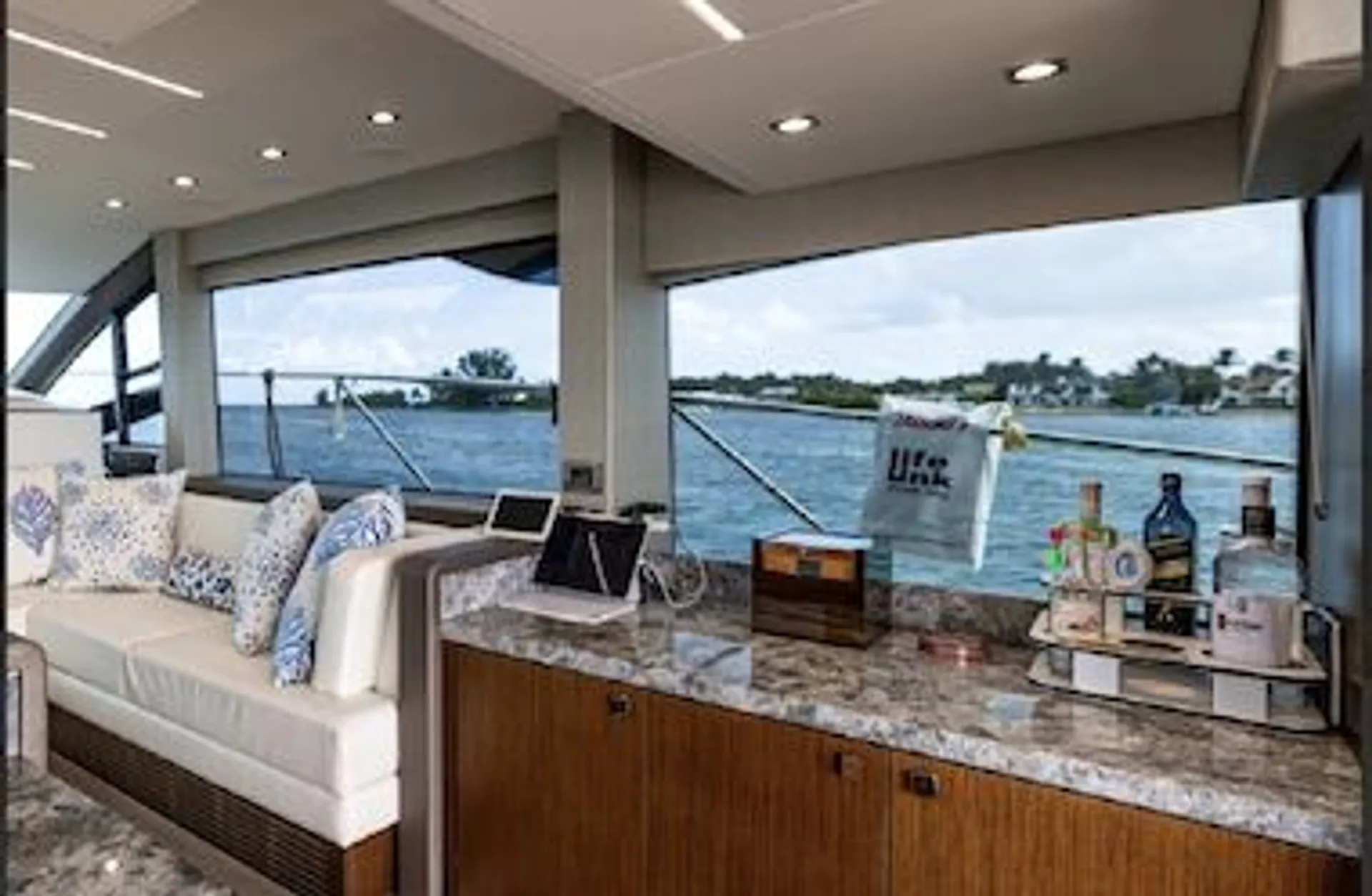 Sunseeker Manhattan 52 in West Palm Beach, FL — photo 8