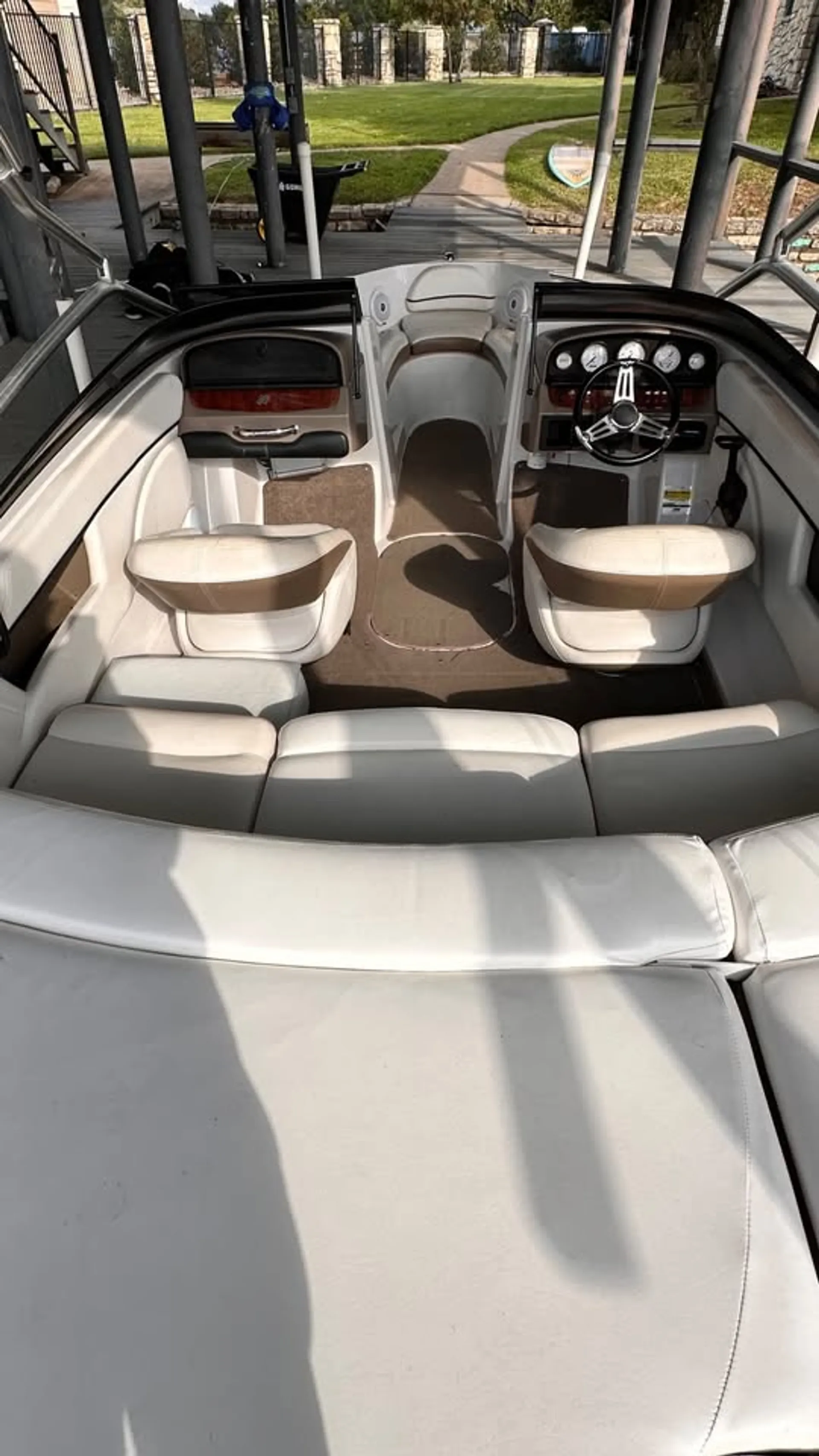 FOUR WINNS BOATS 210 HORIZON SS  in Plano, TX — photo 4