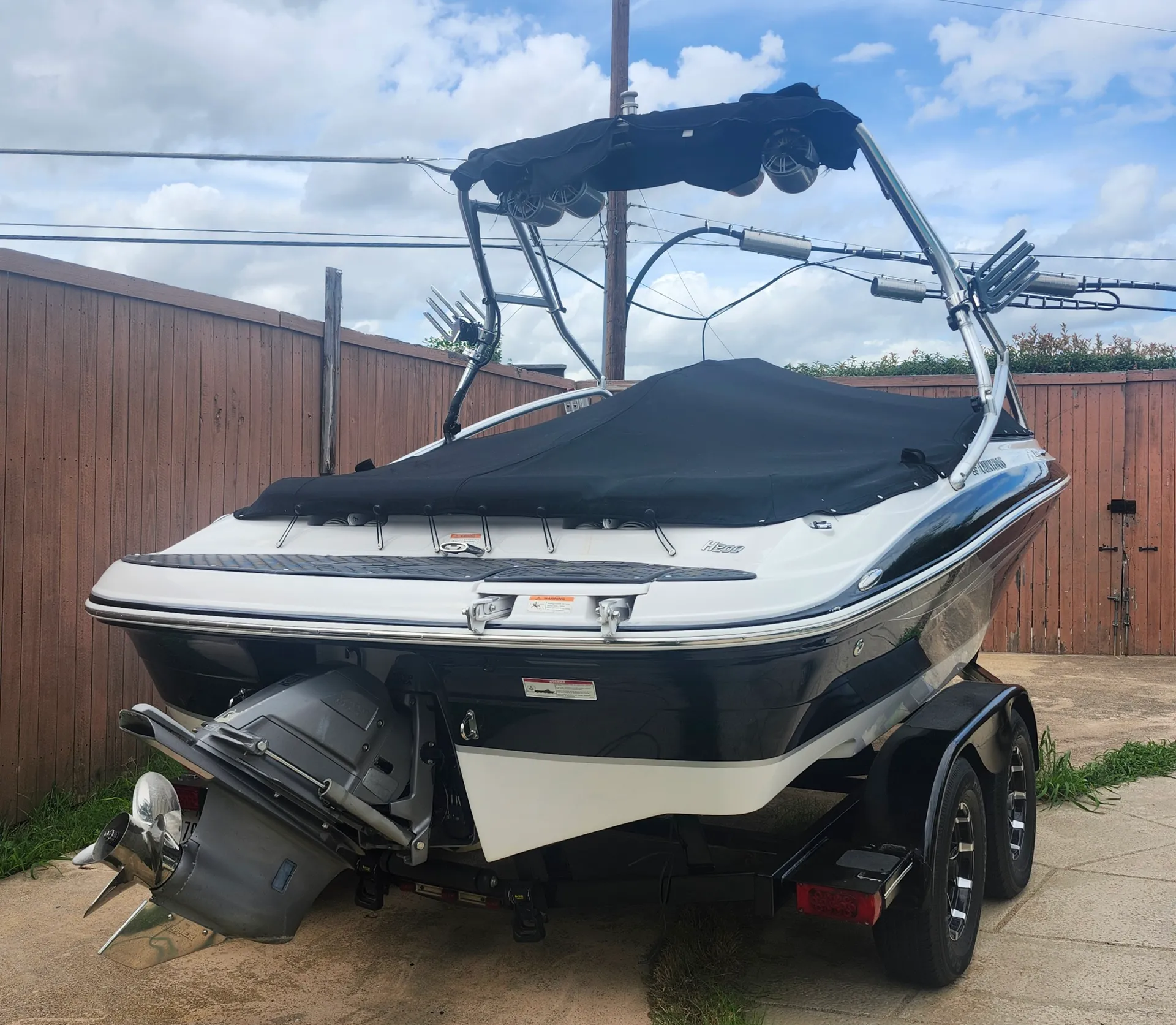 FOUR WINNS BOATS 210 HORIZON SS  in Plano, TX — photo 2