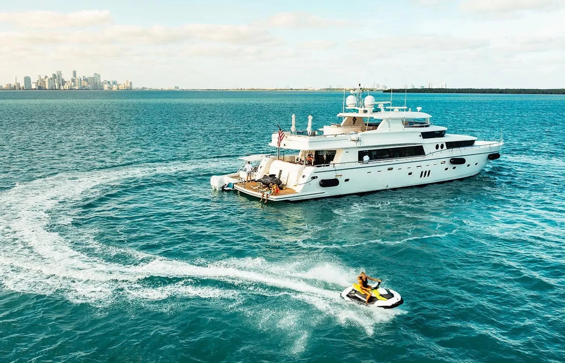 Johnson 103 in Fort Lauderdale, FL — photo 2