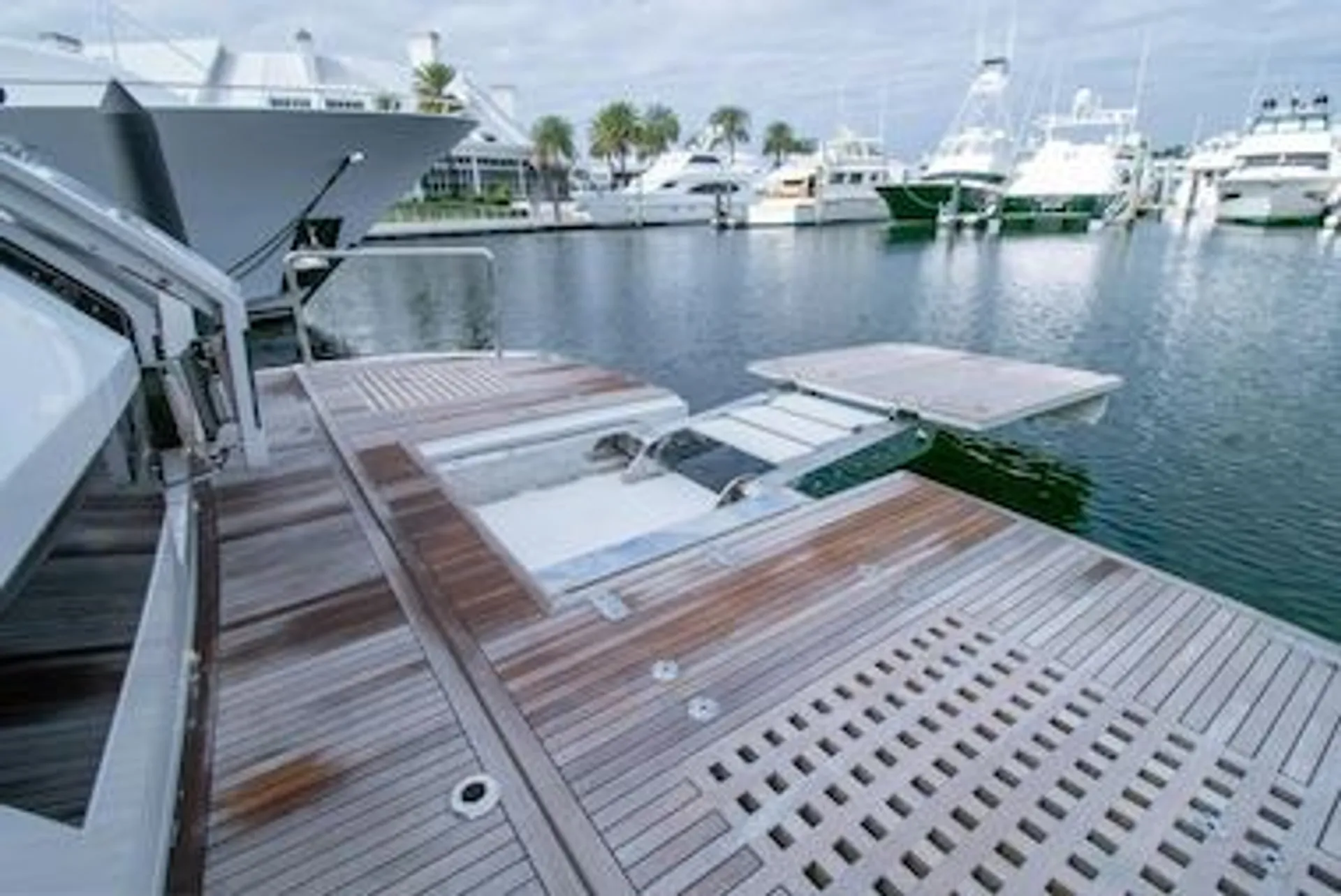 Horizon 94 Trideck in Palm Beach Gardens, FL — photo 8