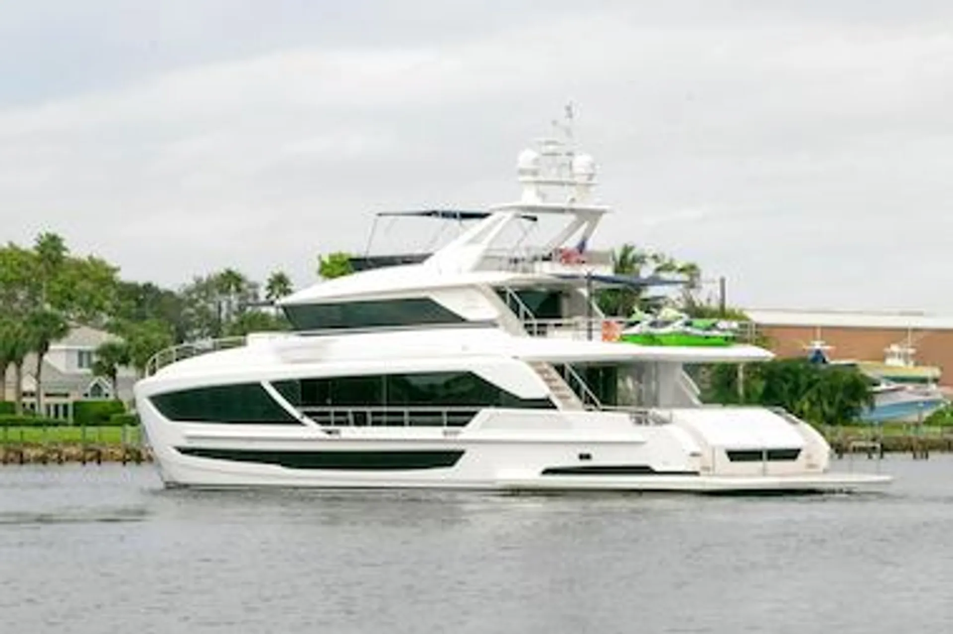 Horizon 94 Trideck in Palm Beach Gardens, FL