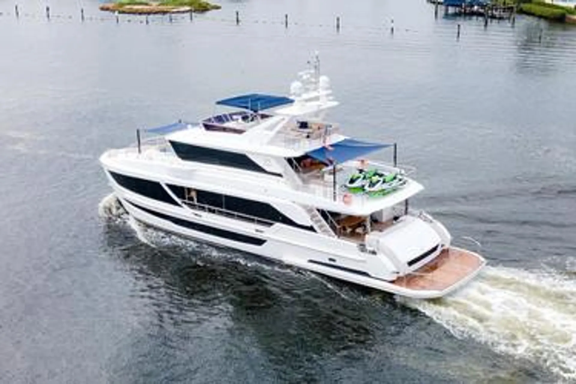 Horizon 94 Trideck in Palm Beach Gardens, FL — photo 3