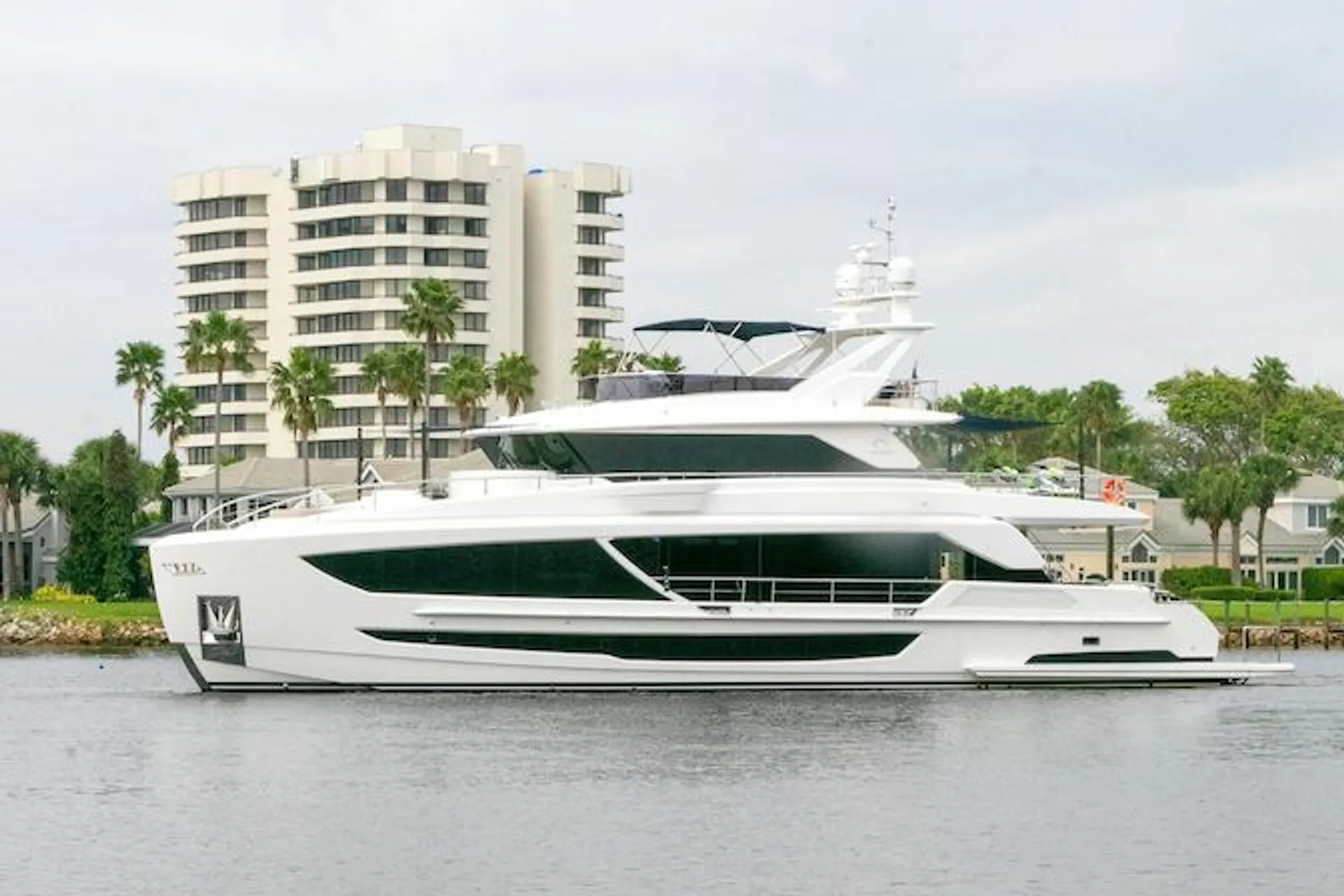 Horizon 94 Trideck in Palm Beach Gardens, FL — photo 5