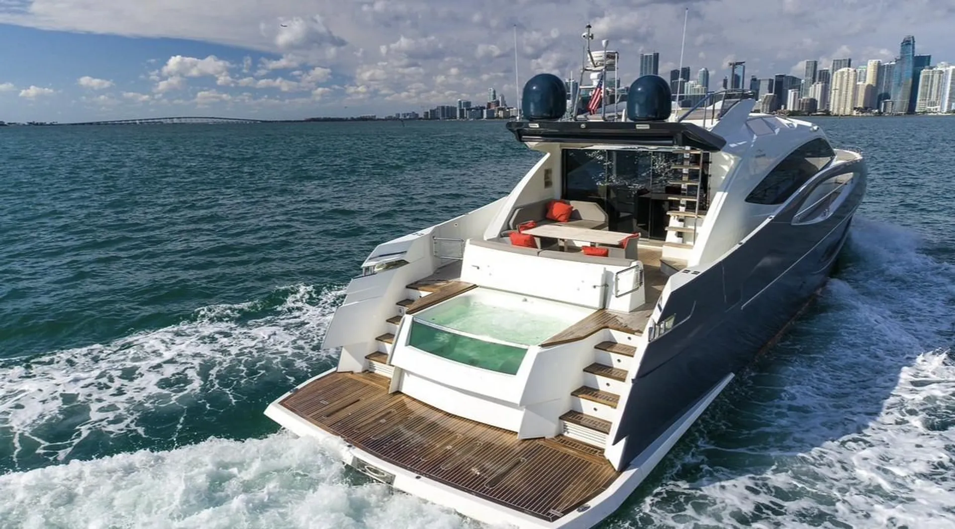 Numarine Numarine 80 Flybridge in Miami, FL — photo 3