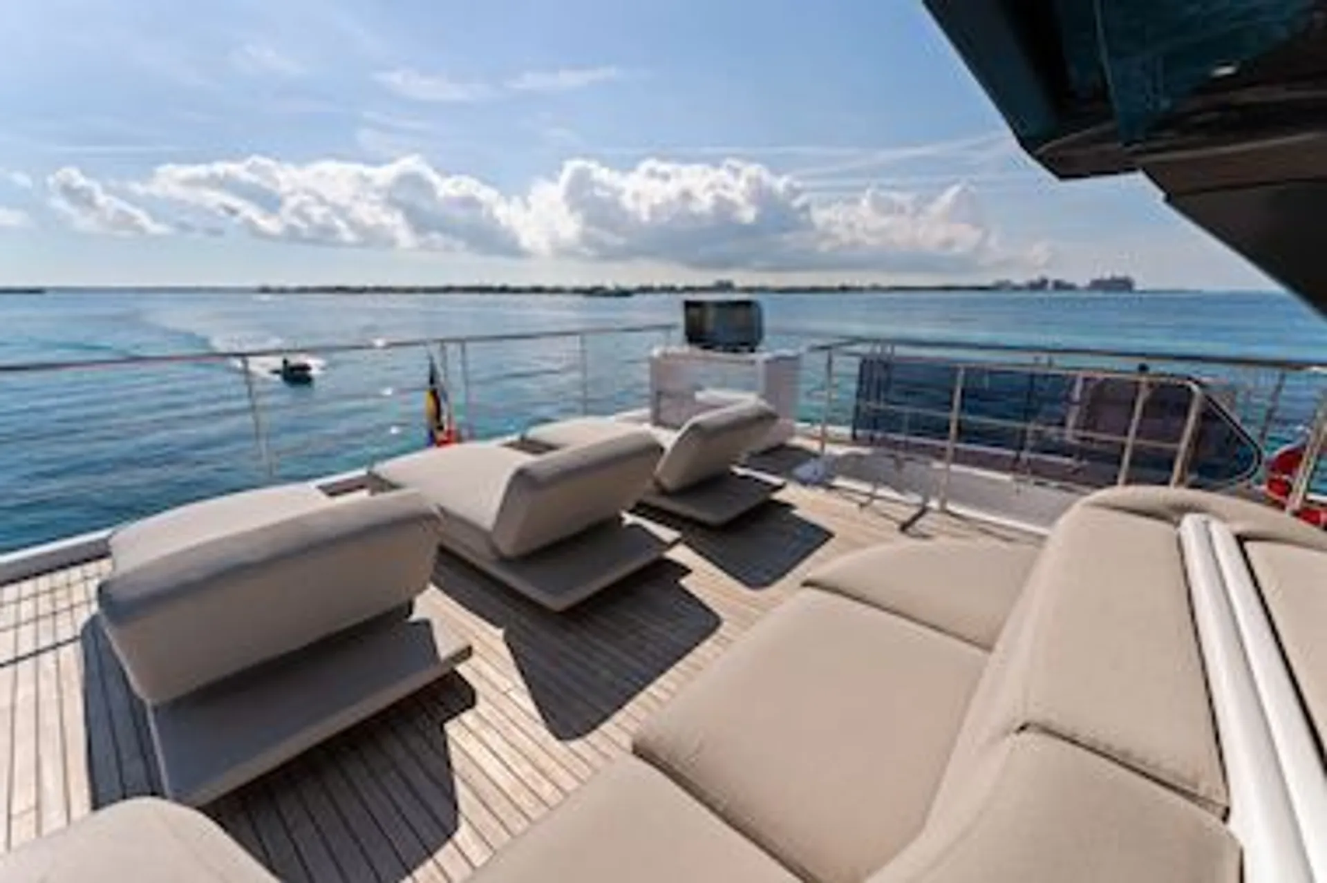 Azimut 88 in Miami, FL — photo 7