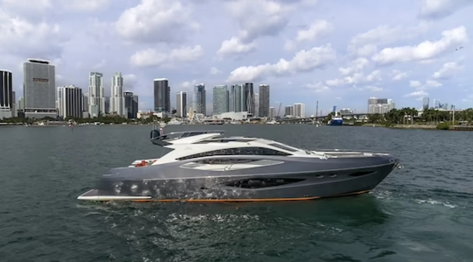 Numarine Numarine 80 Flybridge in Miami, FL — photo 2