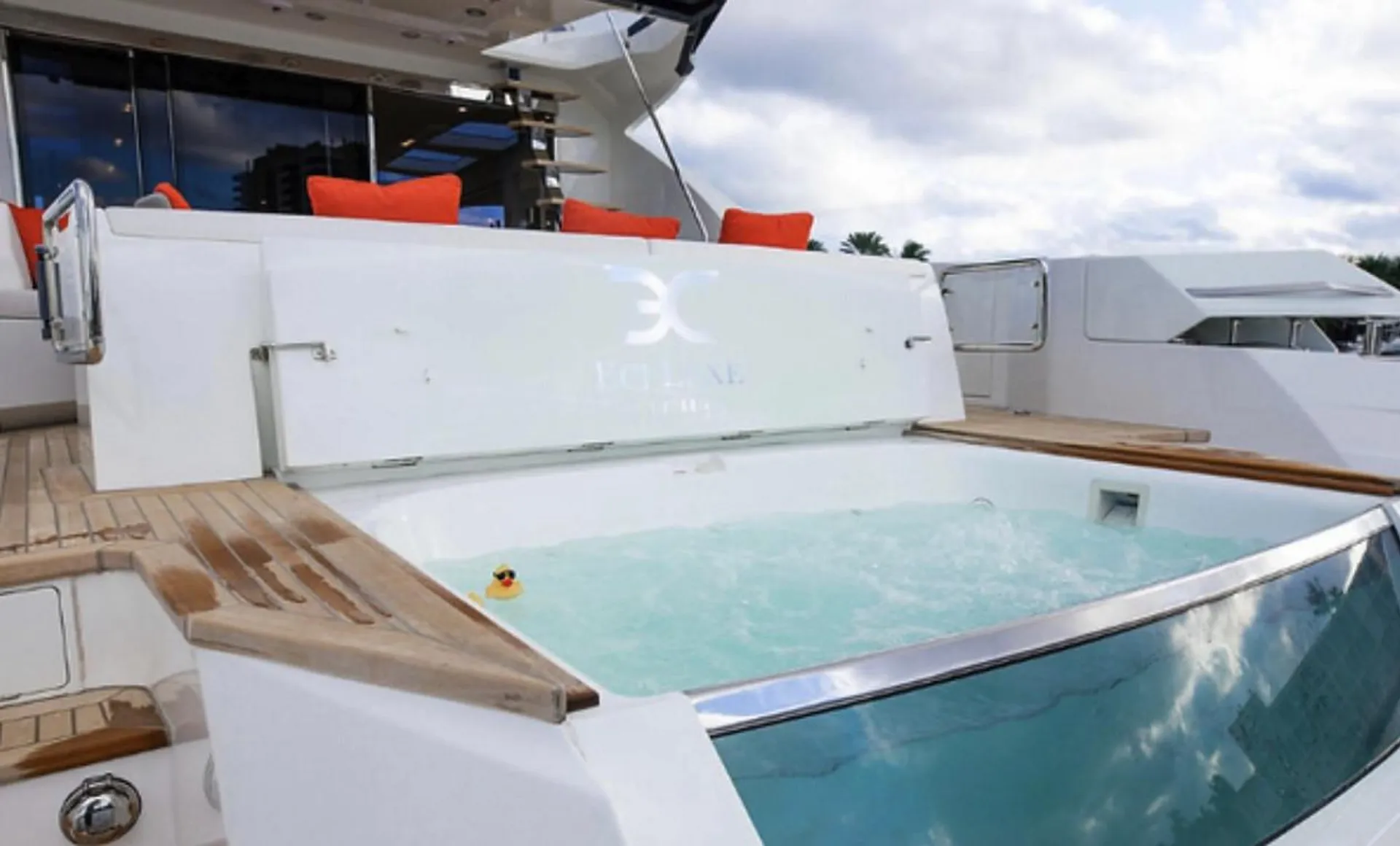 Numarine Numarine 80 Flybridge in Miami, FL — photo 8