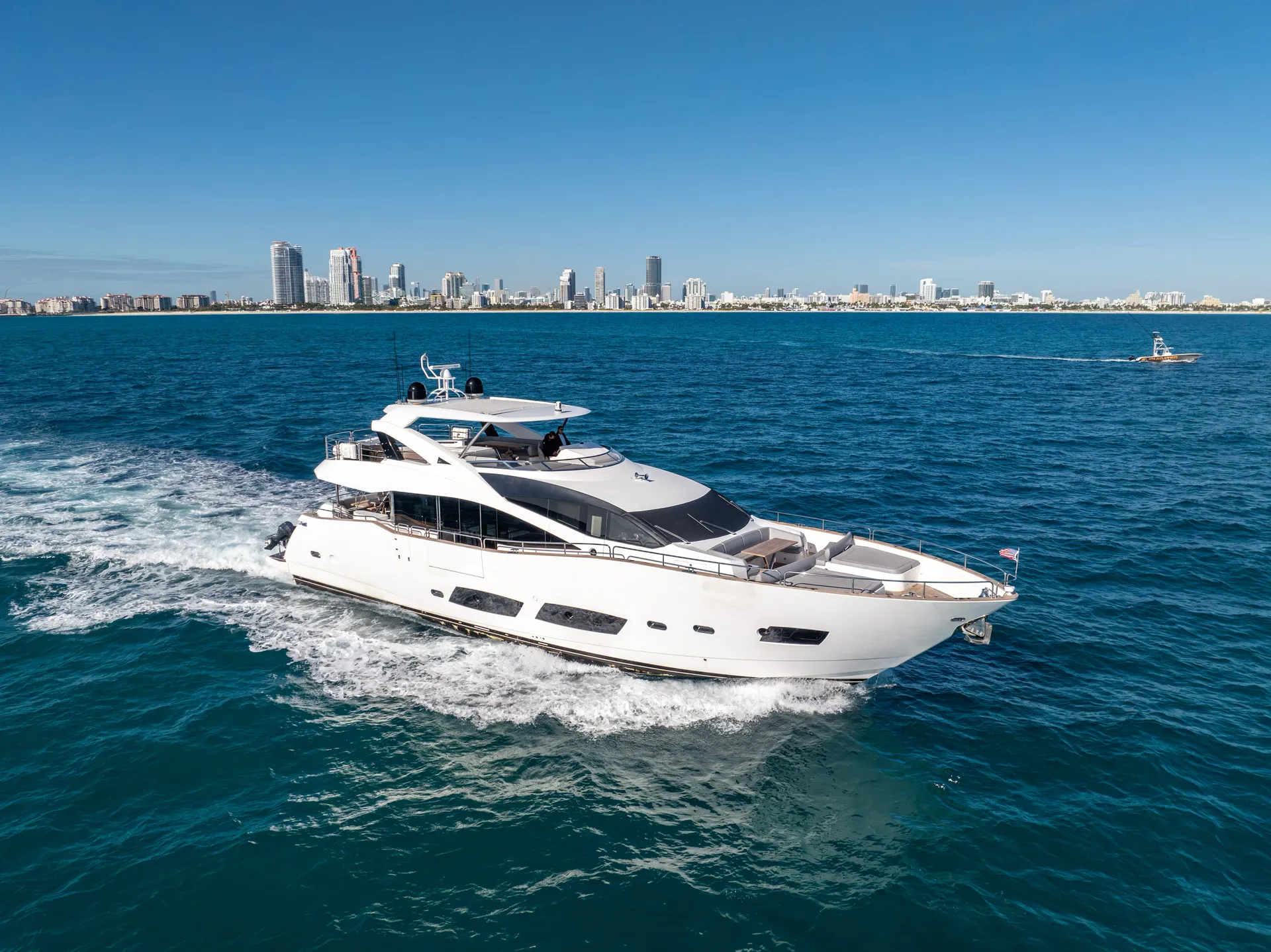 Sunseeker 95 Yacht in Miami Beach, FL