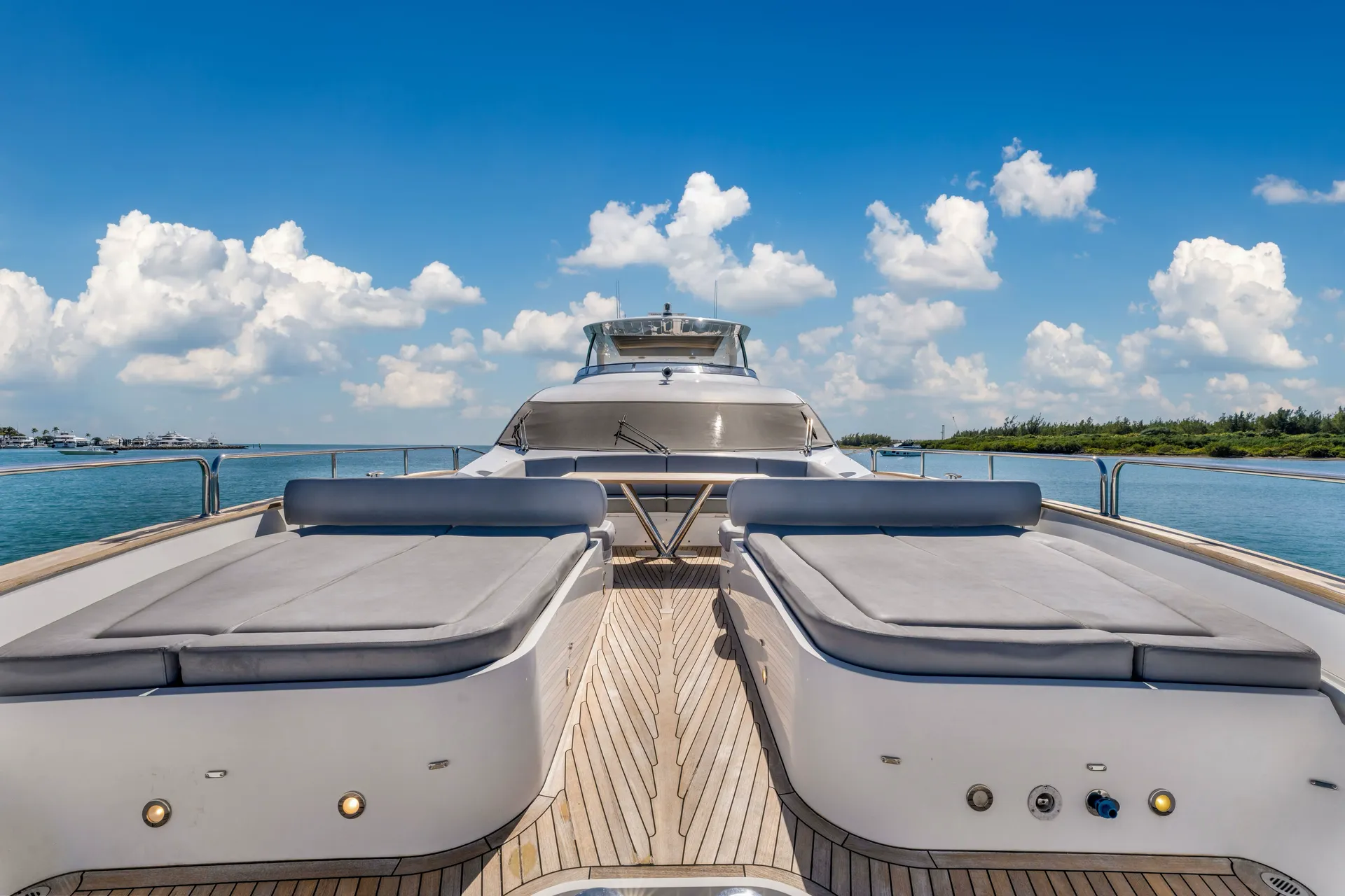 Sunseeker 95 Yacht in Miami Beach, FL — photo 9