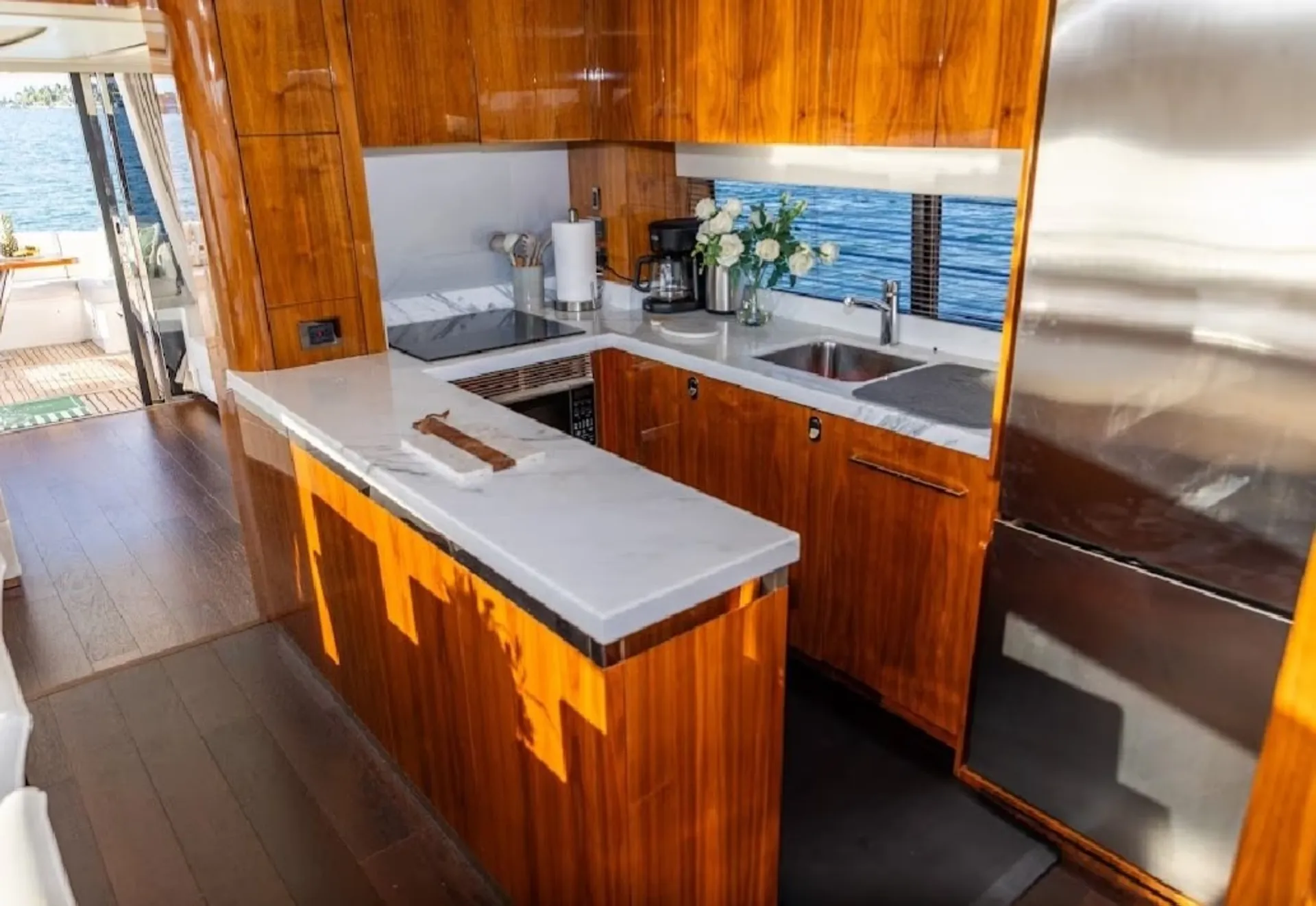 Sunseeker 75 Flybridge in Miami Beach, FL — photo 9