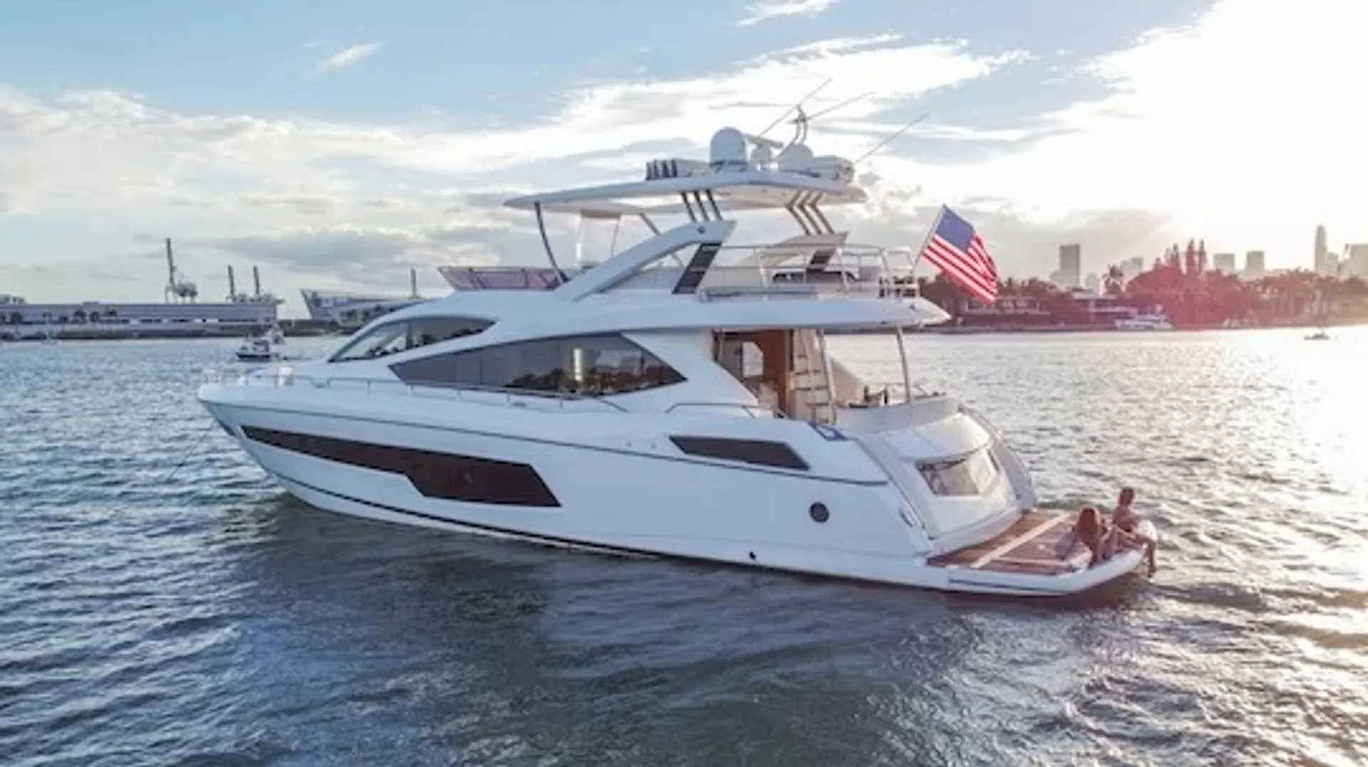 Sunseeker 75 Flybridge in Miami Beach, FL