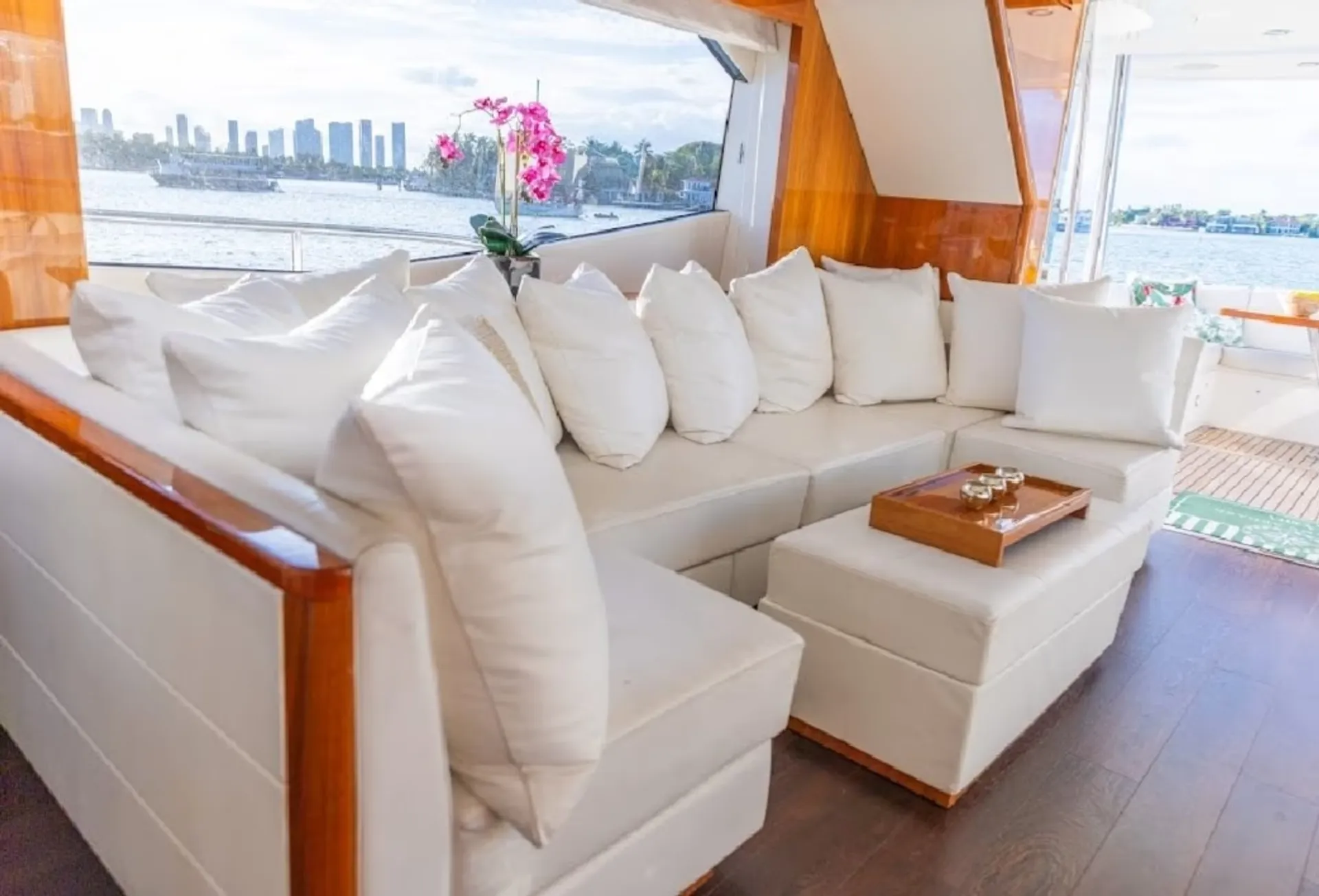 Sunseeker 75 Flybridge in Miami Beach, FL — photo 6