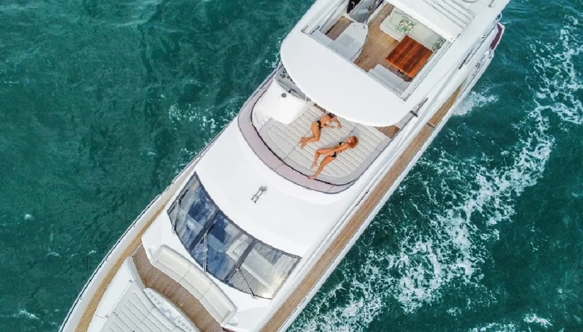Sunseeker 75 Flybridge in Miami Beach, FL — photo 3