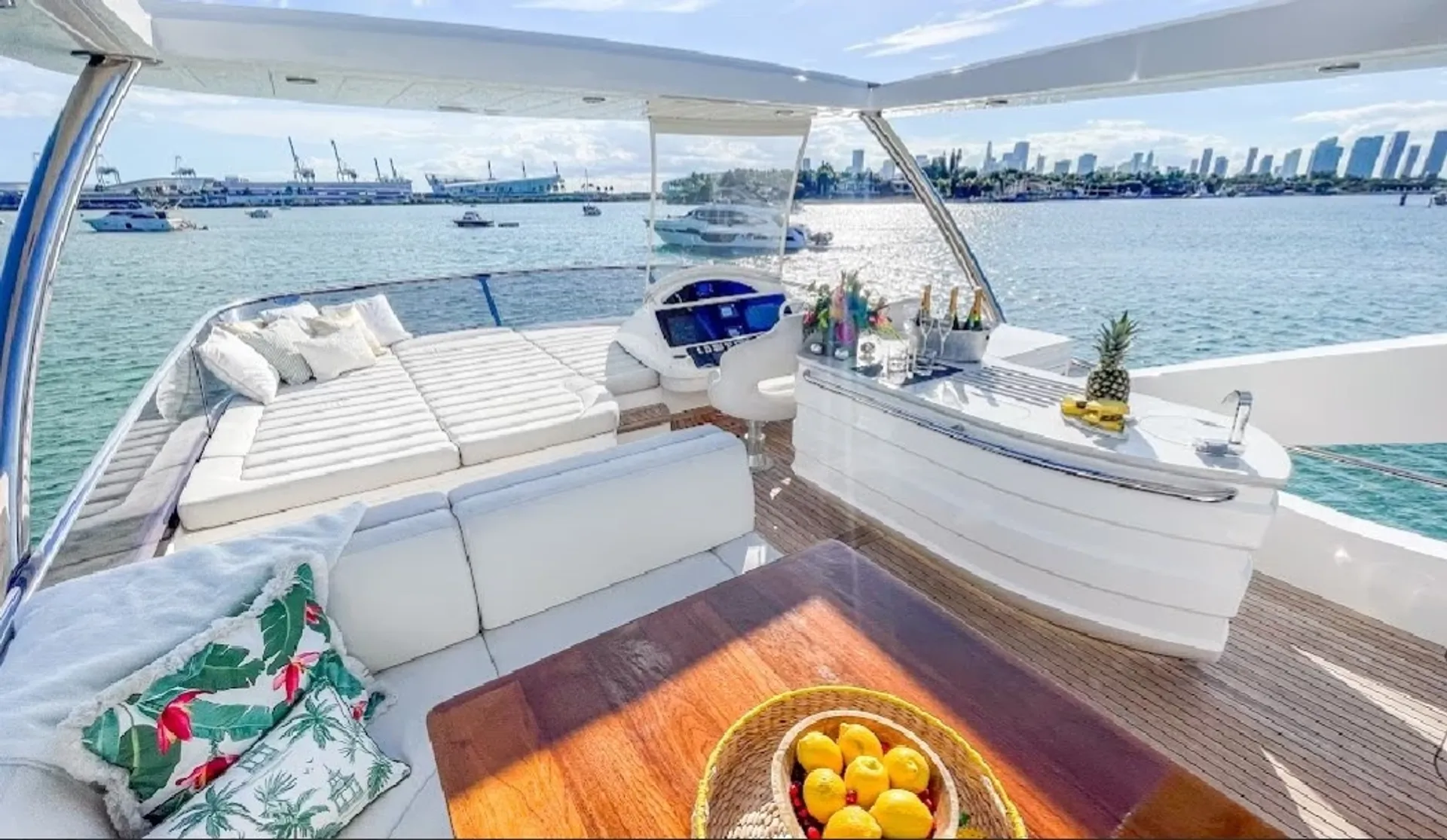 Sunseeker 75 Flybridge in Miami Beach, FL — photo 4